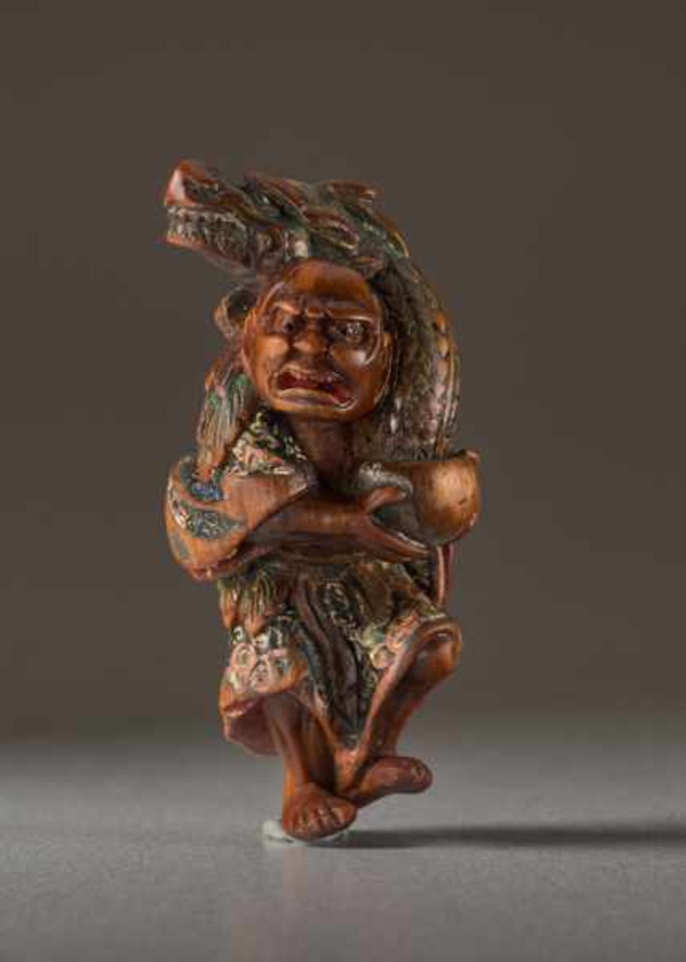 A PAINTED WOOD NETSUKE BY NAGAMACHI SHUZAN OF CHINNAN SENNIN Wood netsuke with colors. Japan, 19th - Image 3 of 5