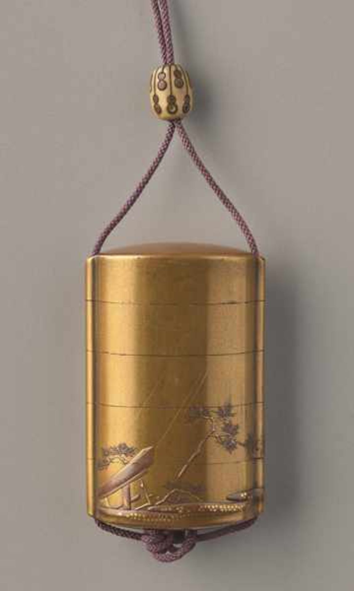A FOUR CASE LACQUER AND GOLD INRO BY KAJIKAWA OF FOXES Lacquer and gold inro, horn ojime with - Image 4 of 4