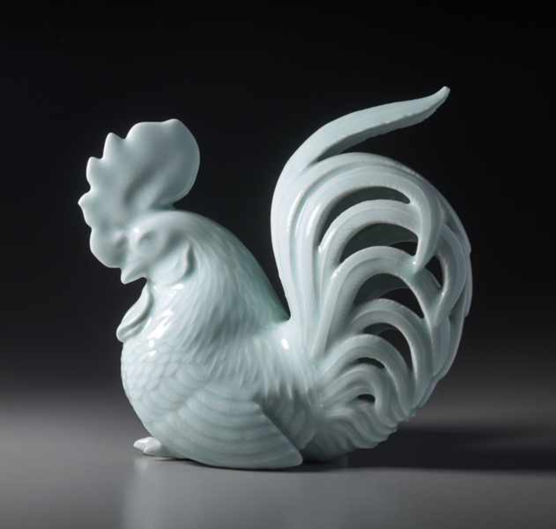 A PORCELAIN OKIMONO OF A COCKEREL Porcelain. Japan, Taisho periodBeautifully accomplished, with a - Image 2 of 6