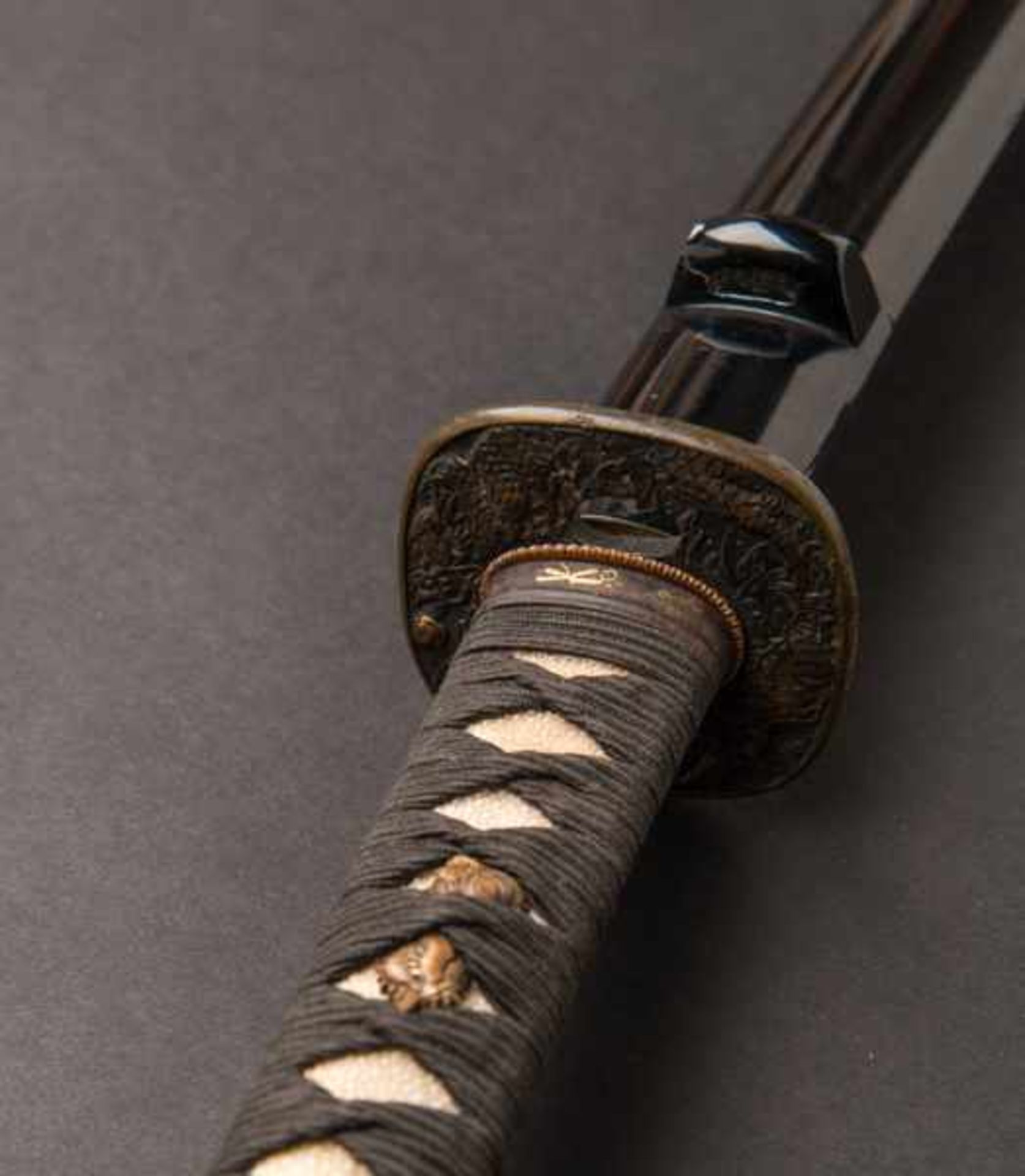 MOUNTED KATANA Japan, blade: ca. 17th century; mounting: 18th to 19th centuryBlade: Japan, ca. - Image 7 of 7
