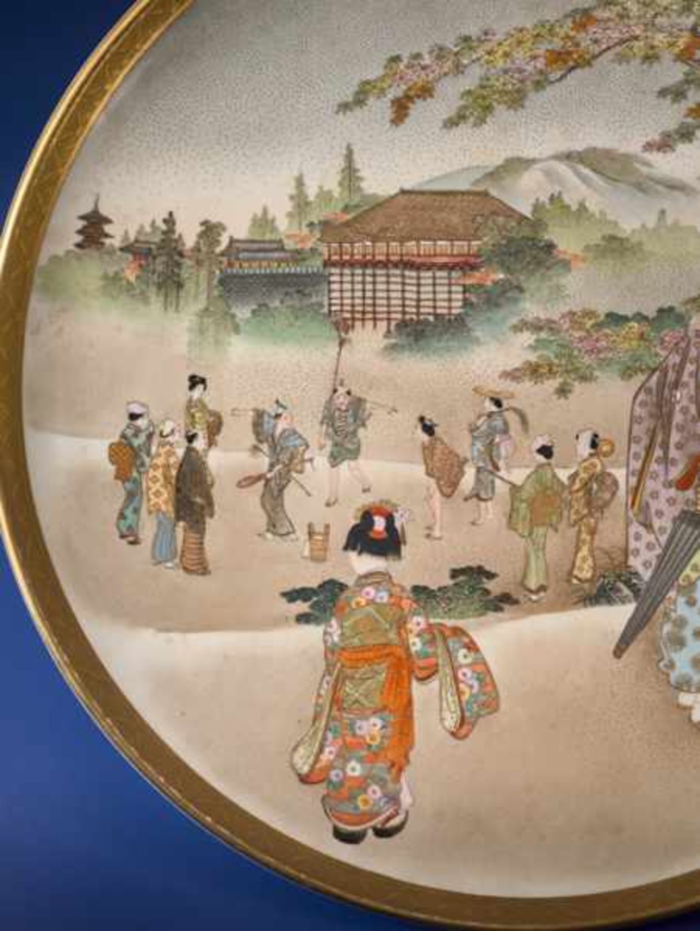 KINKOZAN: A SATSUMA PLATE WITH YOUNG LADIES Glazed ceramic with paint and gold. Japan, Meiji - Image 3 of 6