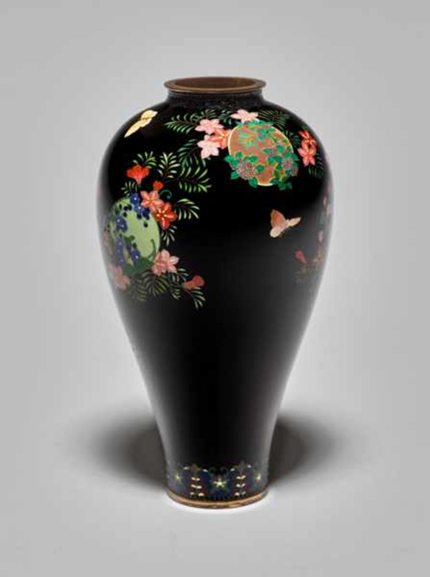 A SMALL CLOISONNÉ VASE BY NAMIKAWA YASUYUKI (1845-1927) Colored enamel cloisonné on silver. Japan, - Image 3 of 6