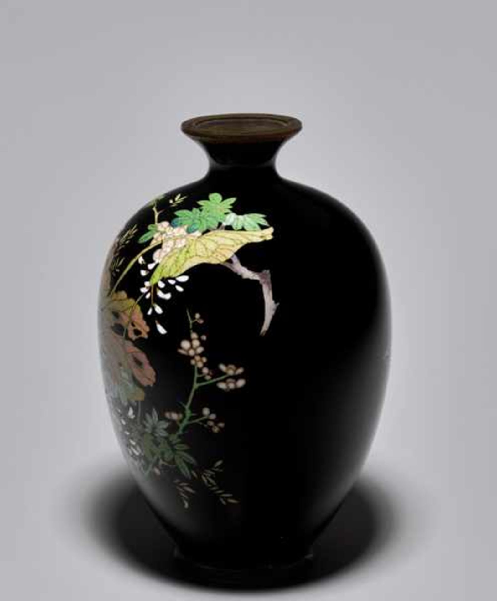 A PAIR OF SMALL CLOISONNÉ VASES WITH PLUM BLOSSOMS Colored enamel cloisonné. Japan, Meiji period - Image 7 of 9