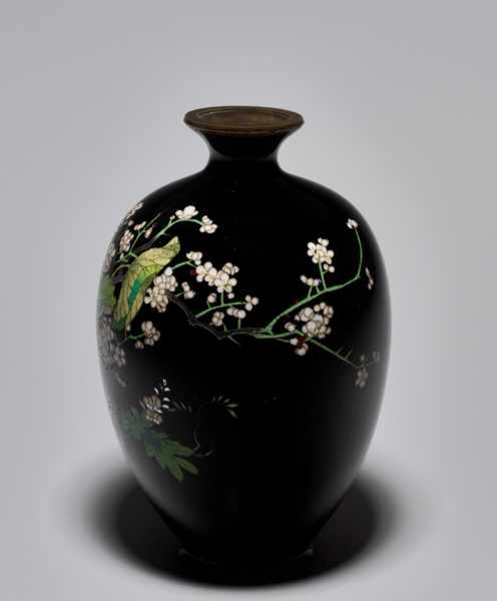 A PAIR OF SMALL CLOISONNÉ VASES WITH PLUM BLOSSOMS Colored enamel cloisonné. Japan, Meiji period - Image 2 of 9