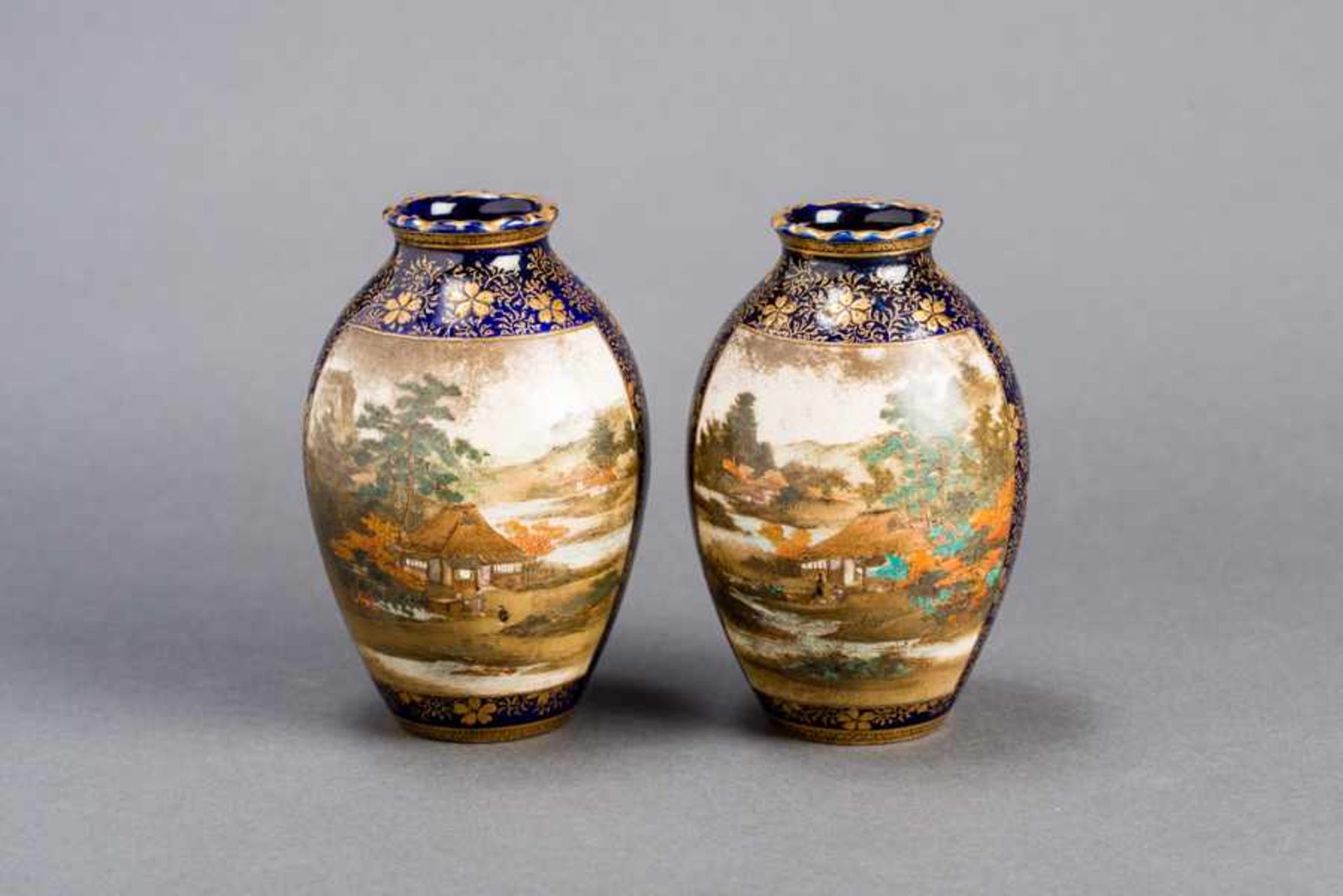 KENZAN: PAIR OF SATSUMA VASES Glazed ceramic with paint and gold. Japan, Meiji periodOvoid form with - Image 2 of 6