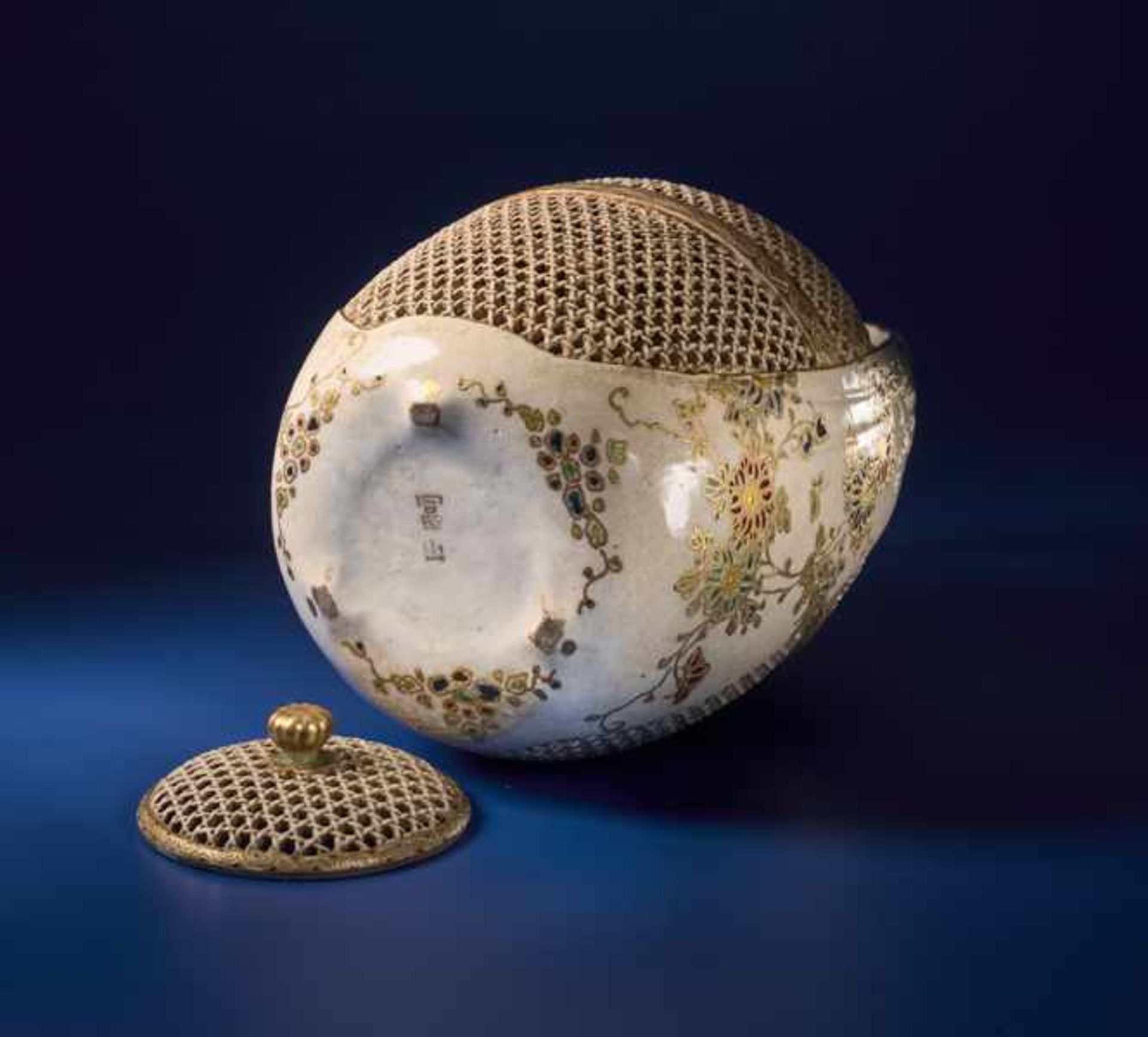 FUZAN: A SATSUMA CRICKET CAGE Glazed ceramic with paint and gold. Japan, Meiji periodExtremely - Image 5 of 5