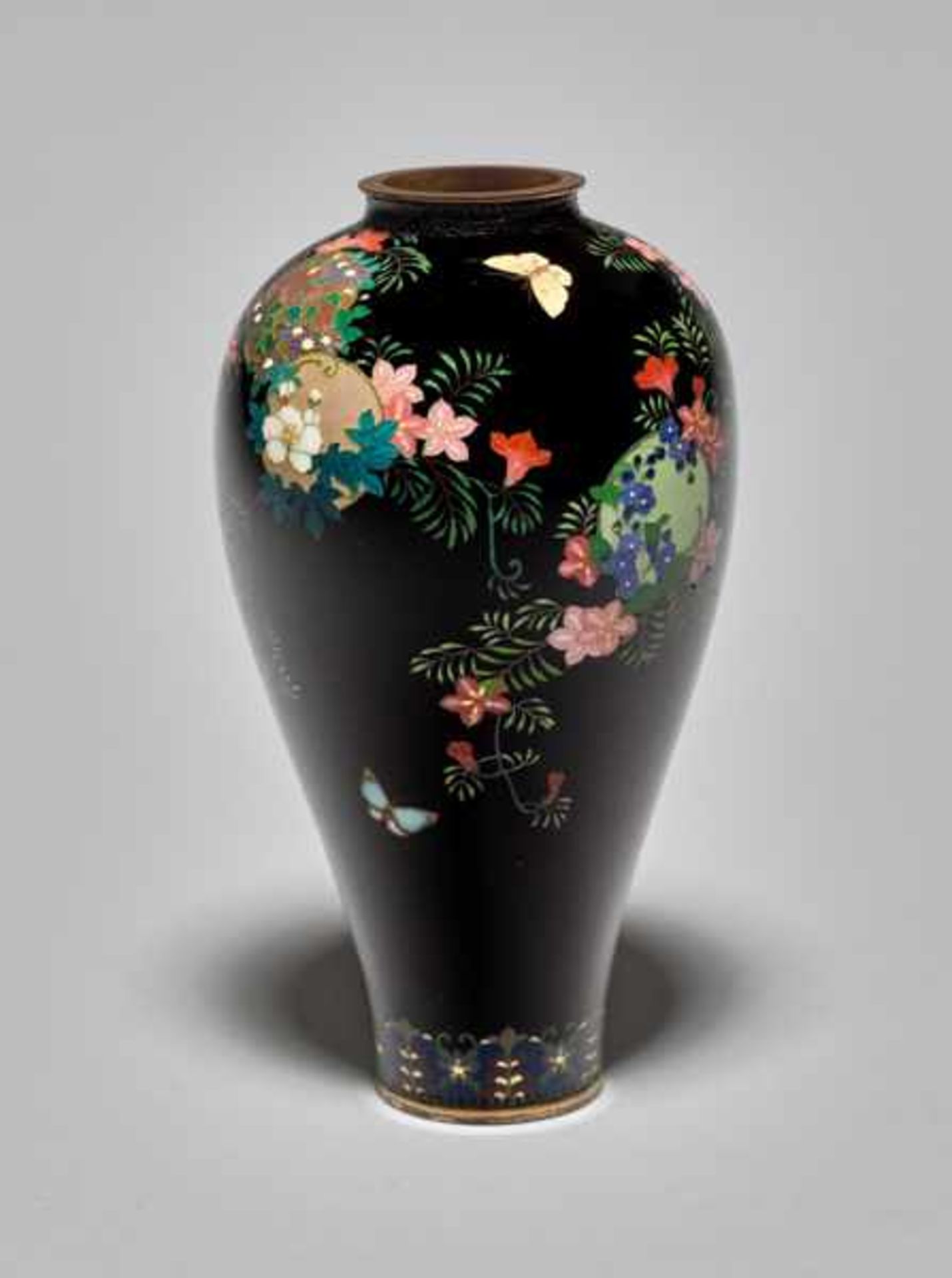 A SMALL CLOISONNÉ VASE BY NAMIKAWA YASUYUKI (1845-1927) Colored enamel cloisonné on silver. Japan,