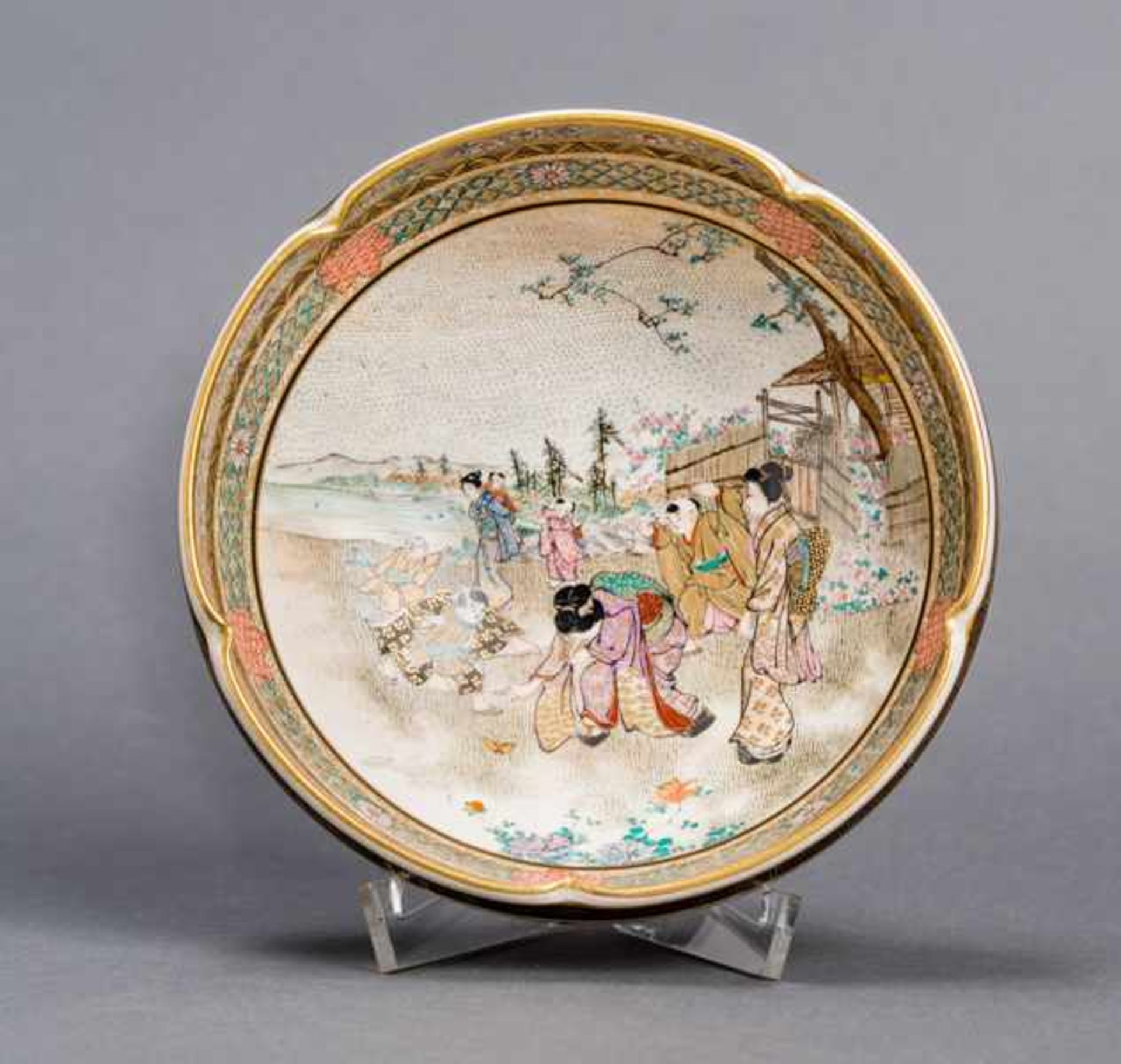 SHUZAN: A DEEP SATSUMA BOWL Glazed ceramic with paint and gold. Japan, Meiji periodThe edge is