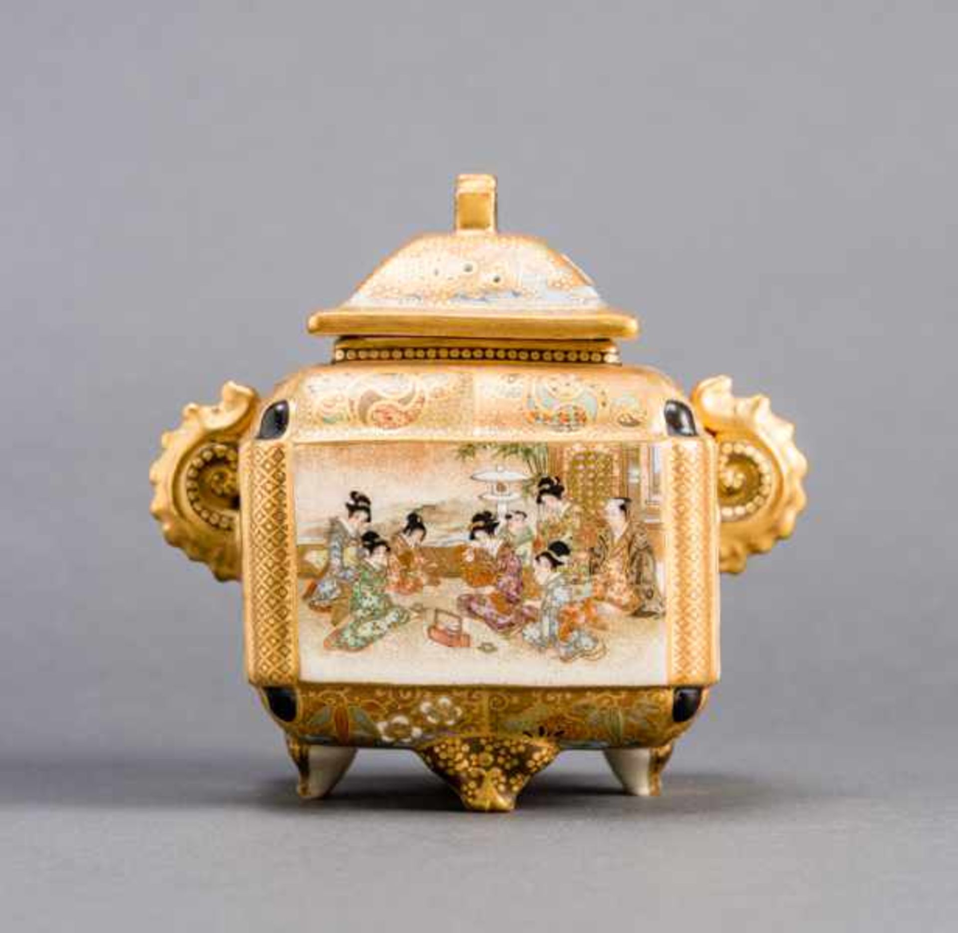 BIZAN: LANDSCAPES AND BEAUTIFUL LADIES Glazed ceramic with paint and gold. Japan, Meiji - Image 2 of 8