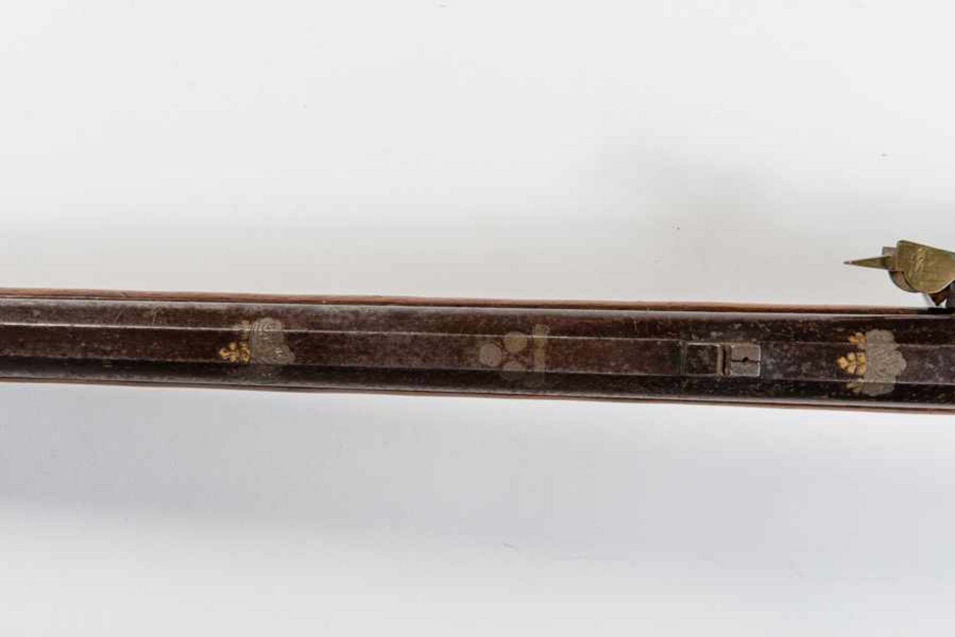 A JAPANESE TANEGASHIMA MATCHLOCK RIFLE Wood, steel, brass. Japan, Edo period, likely 17th - Image 8 of 9