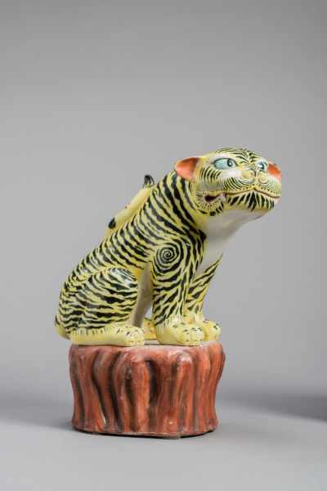 A RARE PAIR OF KAKIEMON MODELS OF TIGERS Ceramic and enamel painting. Japan, 19th centuryEach seated - Image 7 of 7