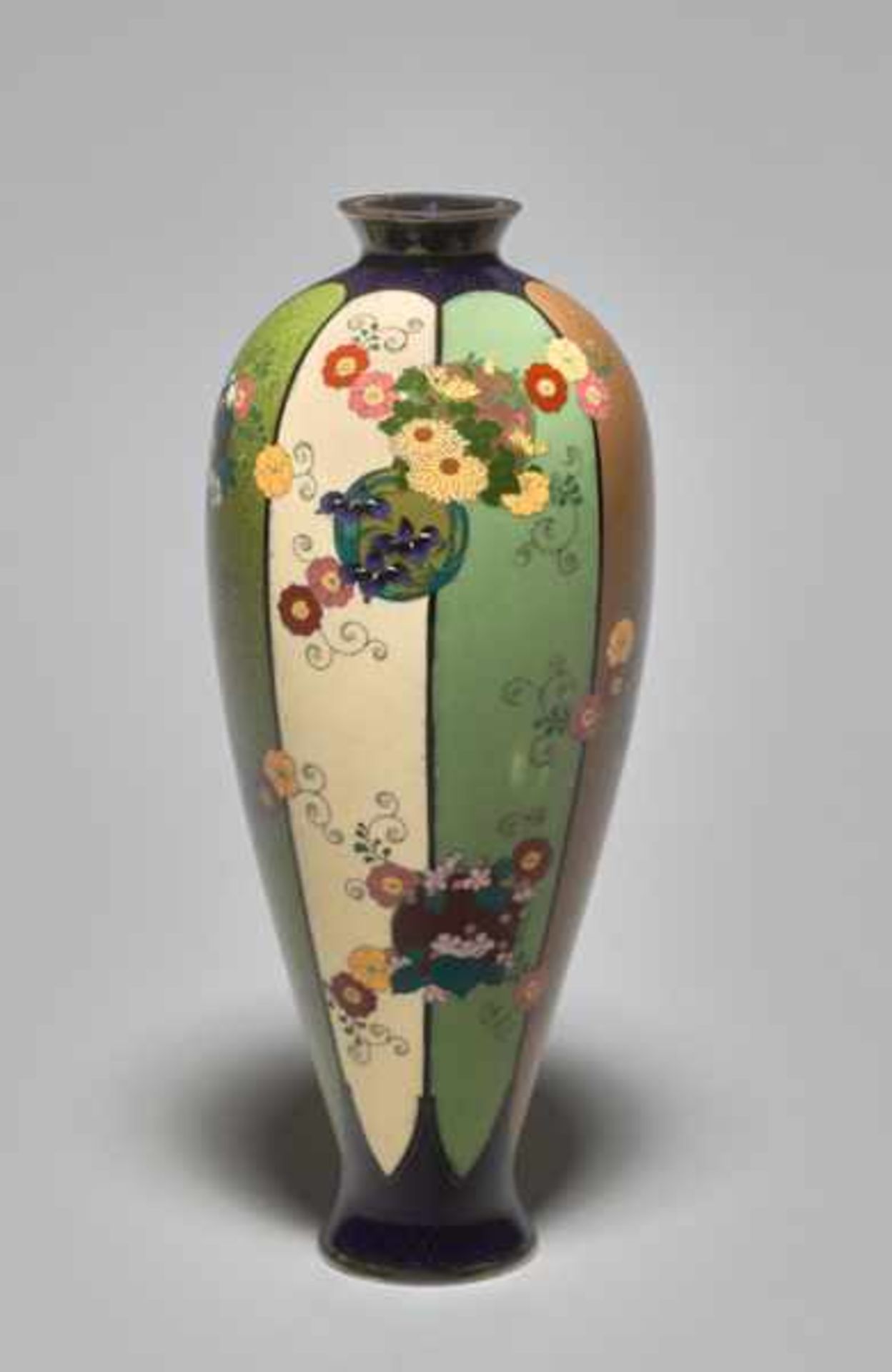 A CLOISONNÉ VASE BY NAMIKAWA YASUYUKI (1845-1927) Colored enamel cloisonné on silver. Japan, Meiji - Image 3 of 6