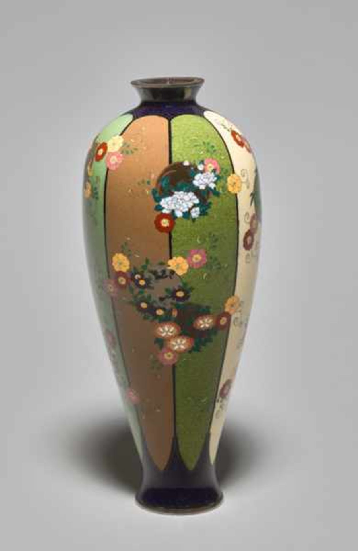 A CLOISONNÉ VASE BY NAMIKAWA YASUYUKI (1845-1927) Colored enamel cloisonné on silver. Japan, Meiji - Image 2 of 6