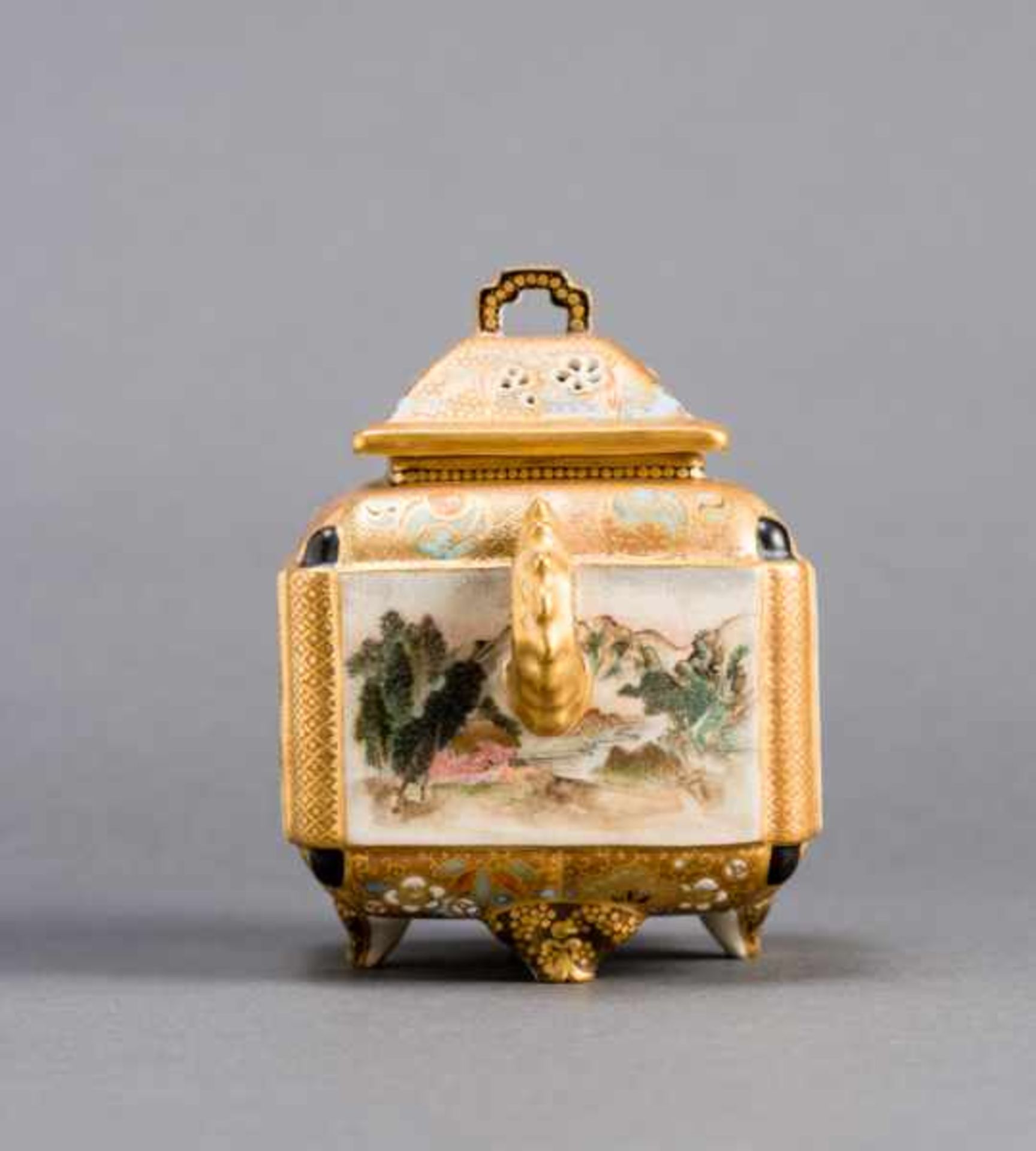 BIZAN: LANDSCAPES AND BEAUTIFUL LADIES Glazed ceramic with paint and gold. Japan, Meiji - Image 5 of 8