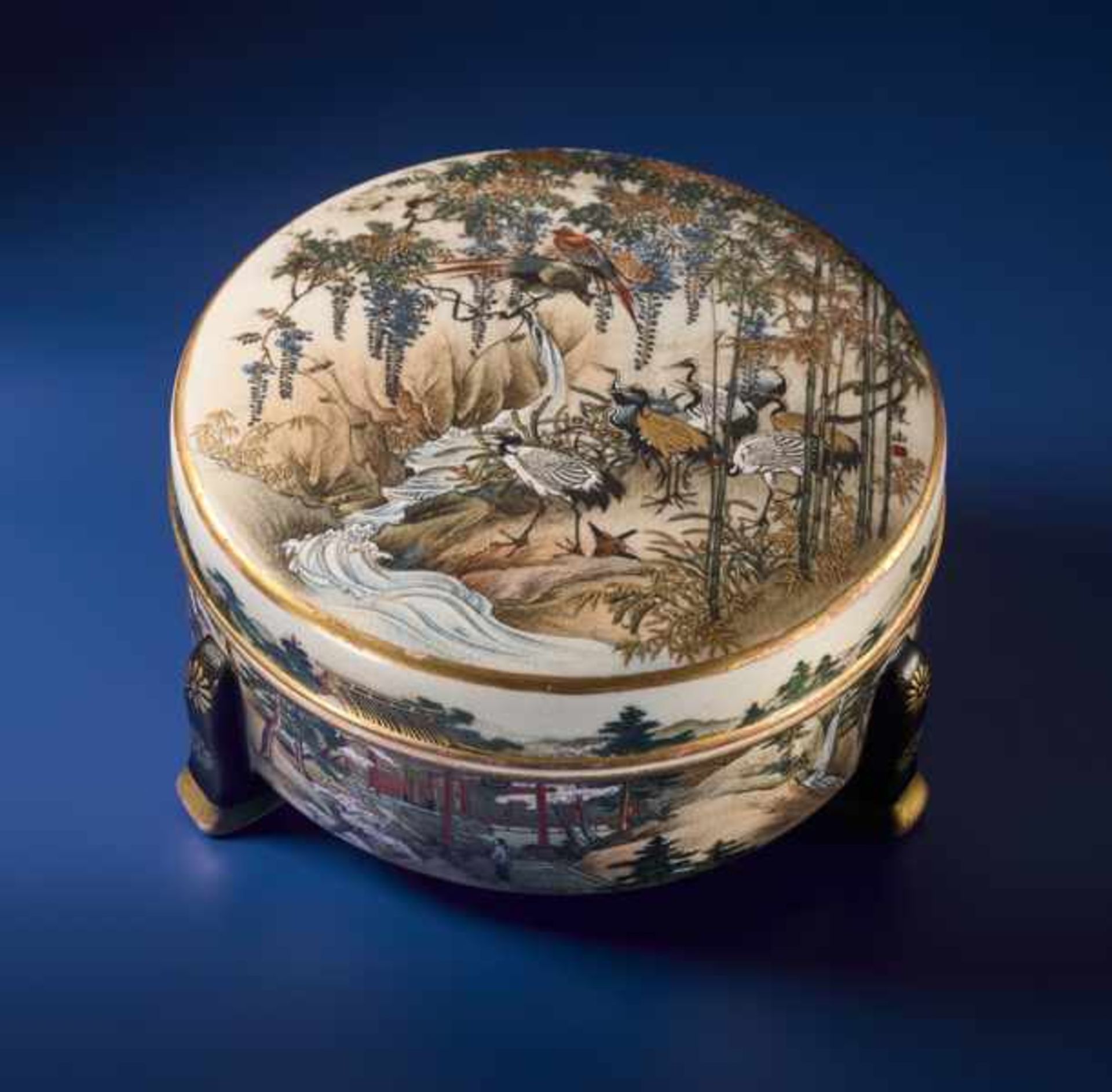 FUKUBE: LIDDED SATSUMA BOWL WITH CRANES Glazed ceramic with paint and gold. Japan, Meiji - Image 8 of 9