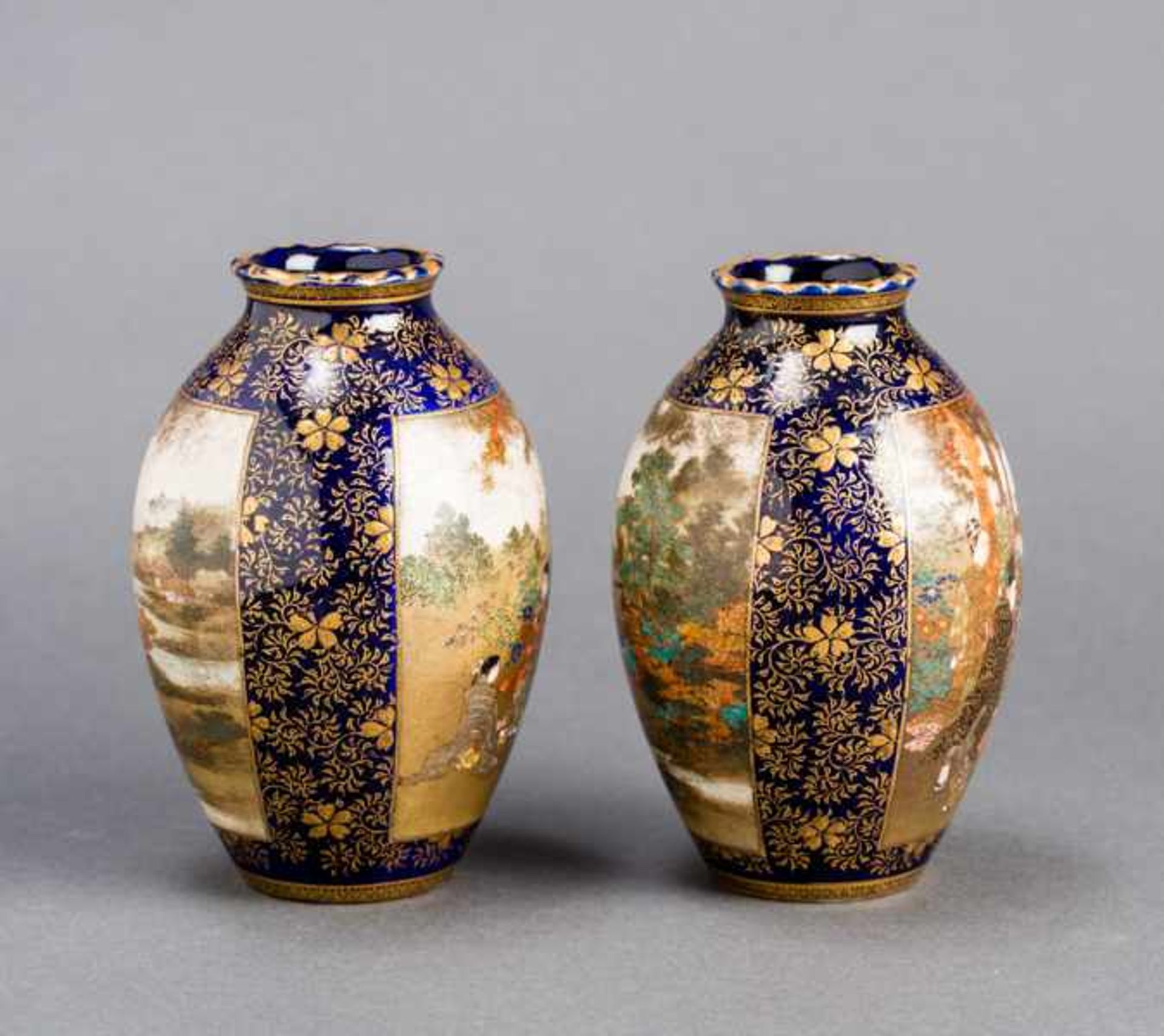 KENZAN: PAIR OF SATSUMA VASES Glazed ceramic with paint and gold. Japan, Meiji periodOvoid form with - Image 3 of 6