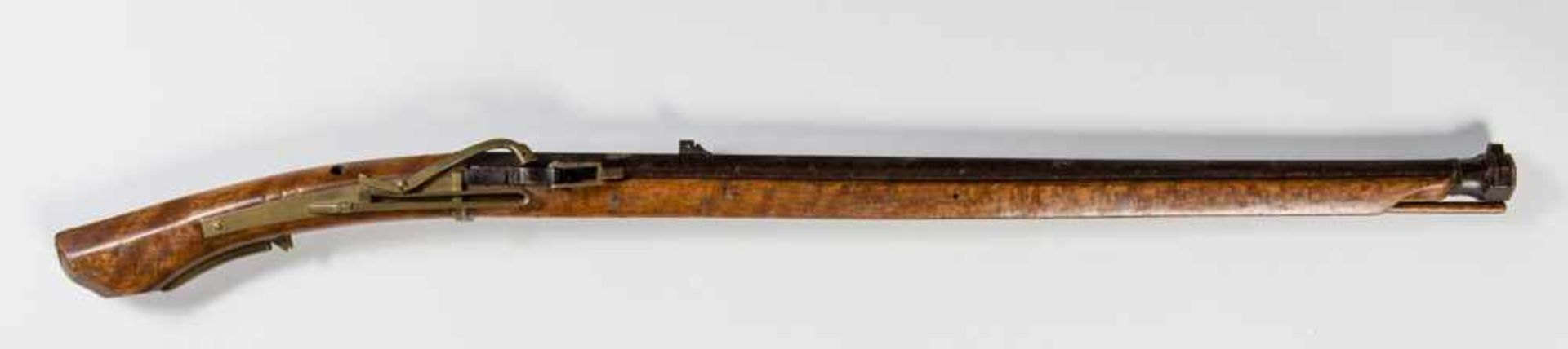 A JAPANESE TANEGASHIMA MATCHLOCK RIFLE Wood, steel, brass. Japan, Edo period, likely 17th - Image 2 of 9