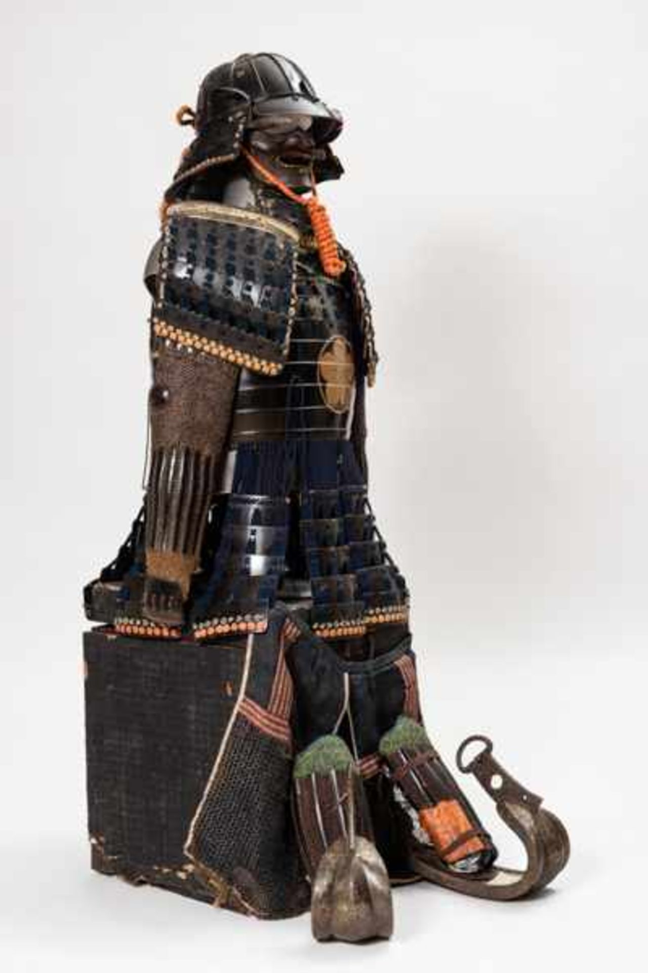 A SAMURAI ARMOUR WITH HELMET Iron, leather, alloys, fabric and diverse materials. Japan, Edo - Image 4 of 6