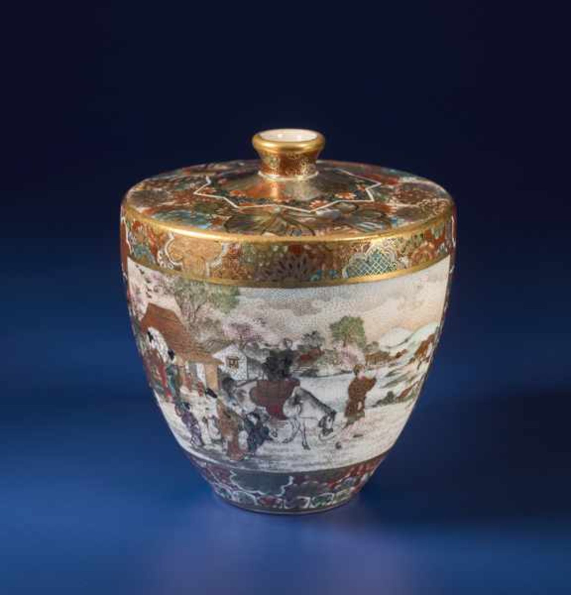 HOZAN: A SMALL SHOULDERED SATSUMA VASE Glazed ceramic with paint and gold. Japan, Meiji - Image 2 of 7