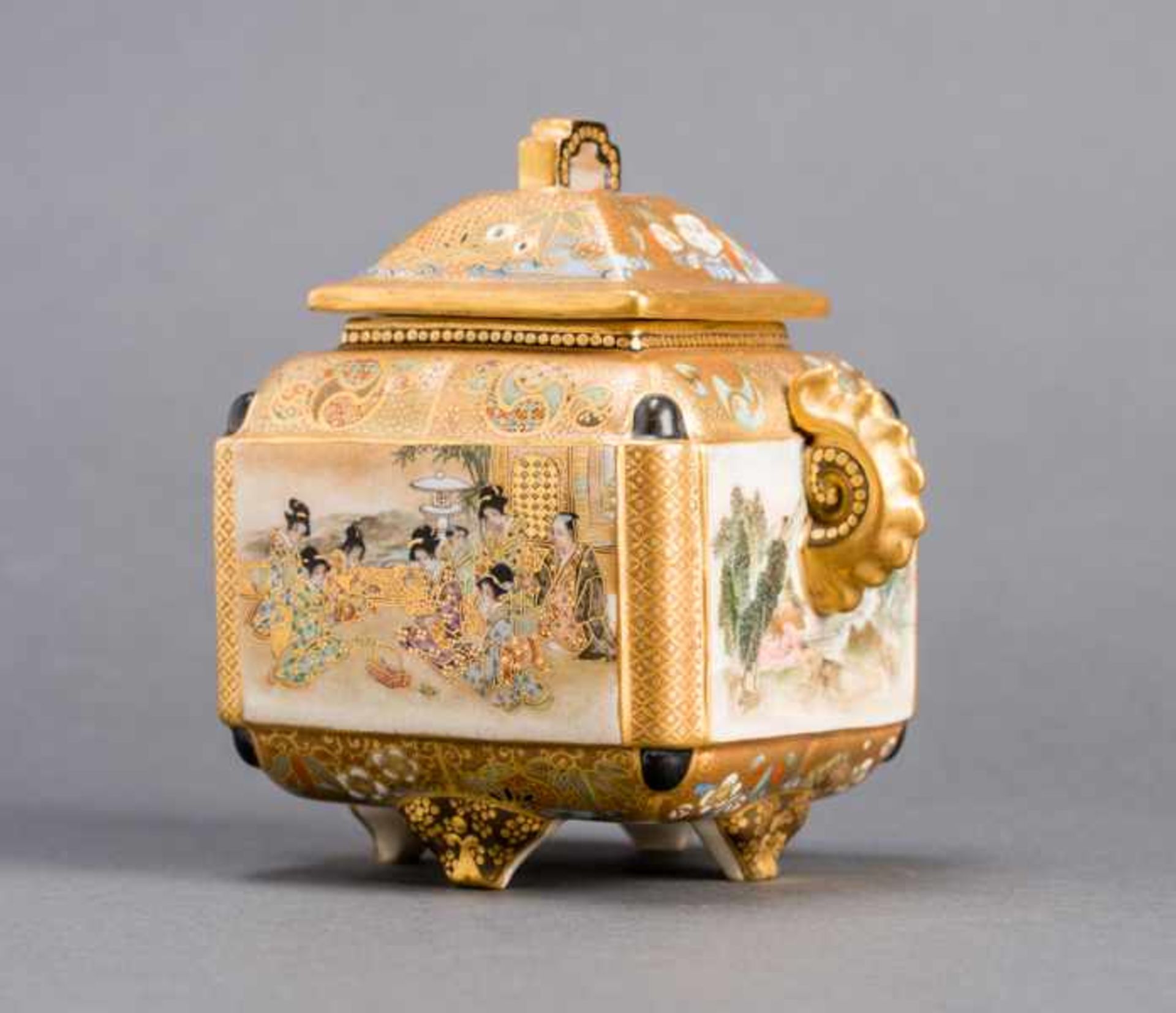 BIZAN: LANDSCAPES AND BEAUTIFUL LADIES Glazed ceramic with paint and gold. Japan, Meiji