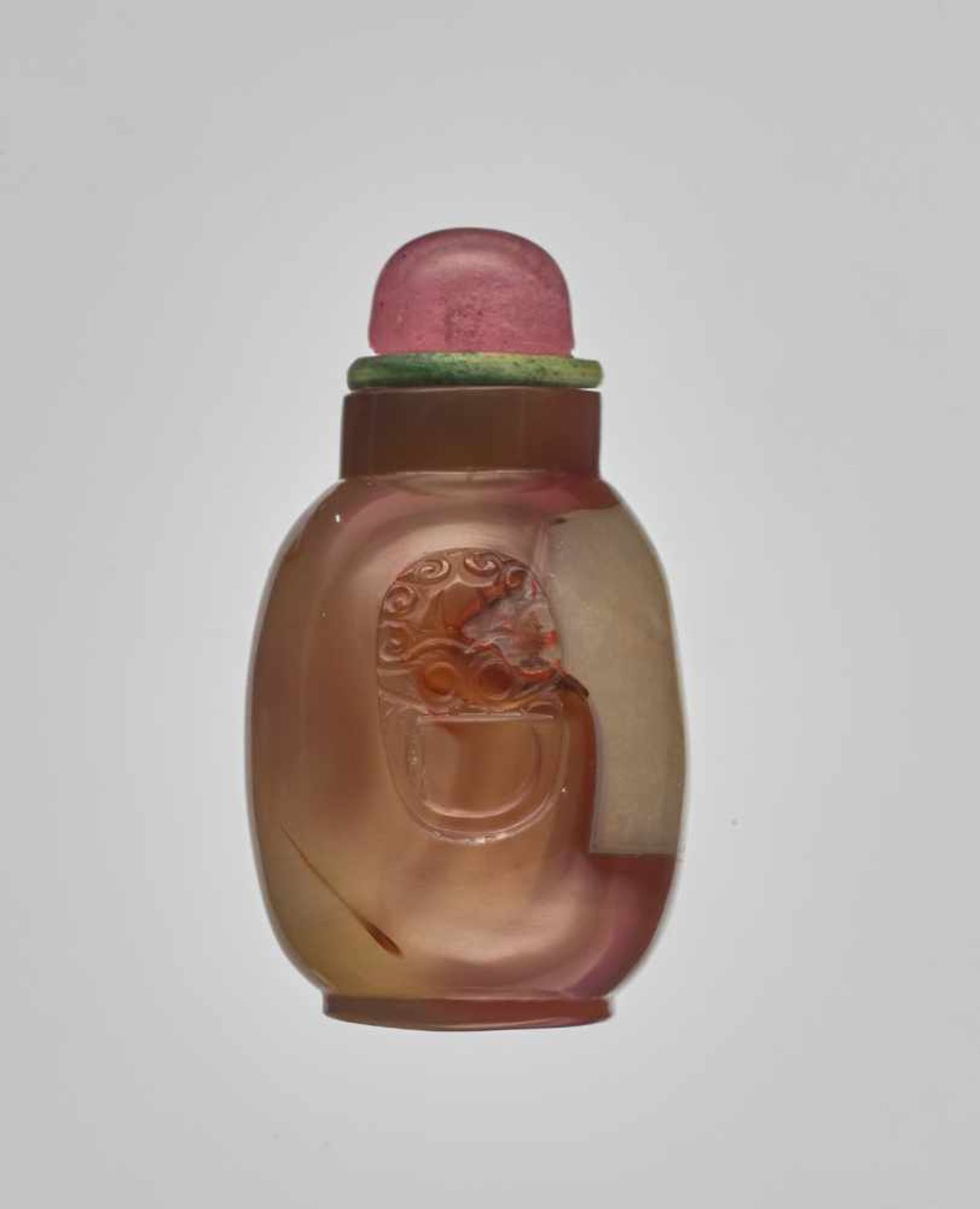 A DENDRITIC ‘ICY CRYSTAL’ AGATE SNUFF BOTTLE, QING DYNASTY Agate with a natural layer of icy - Image 4 of 6