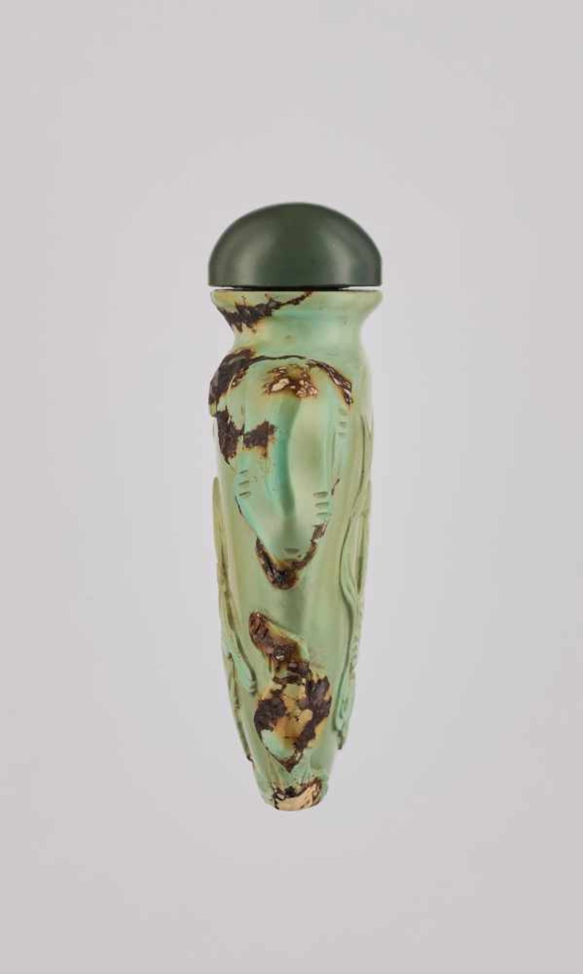 A TURQUOISE MATRIX ‘PLAYING BUDDHIST LIONS’ SNUFF BOTTLE, QING DYNASTY Turquoise of deep greenish - Image 3 of 6