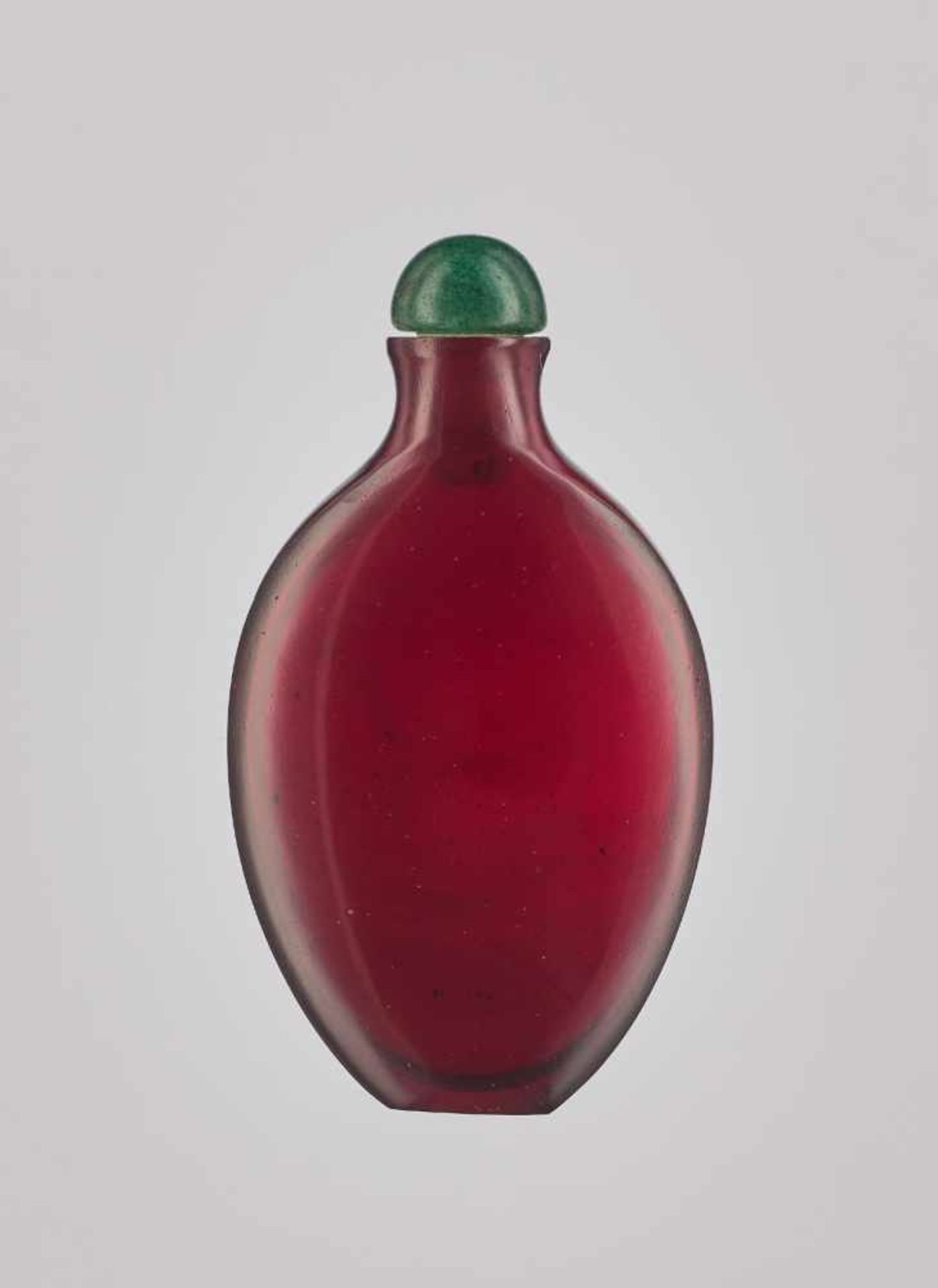 A PLAIN FACETED RUBY-RED GLASS SNUFF BOTTLE, QING DYNASTY Plain glass body with only few small - Image 2 of 6