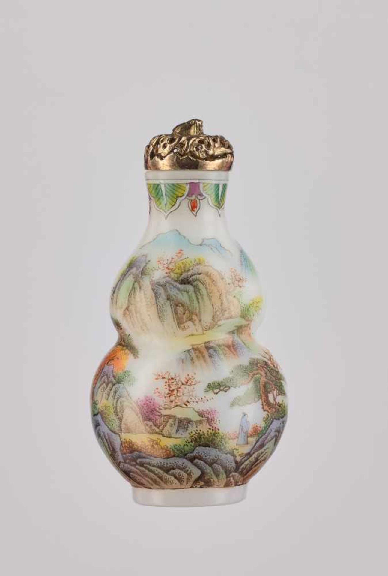 AN ENAMELED GLASS SNUFF BOTTLE, MANNER OF YE BENGQI Opaque white glass with delicately painted - Image 4 of 6