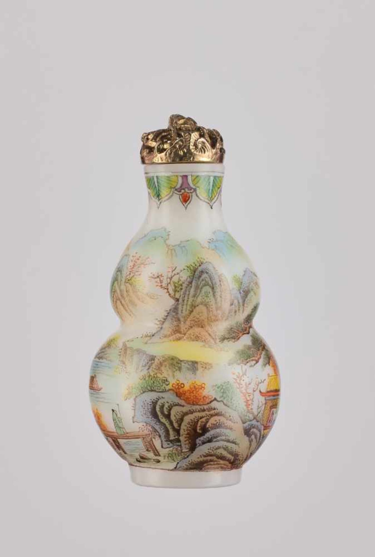 AN ENAMELED GLASS SNUFF BOTTLE, MANNER OF YE BENGQI Opaque white glass with delicately painted - Image 2 of 6