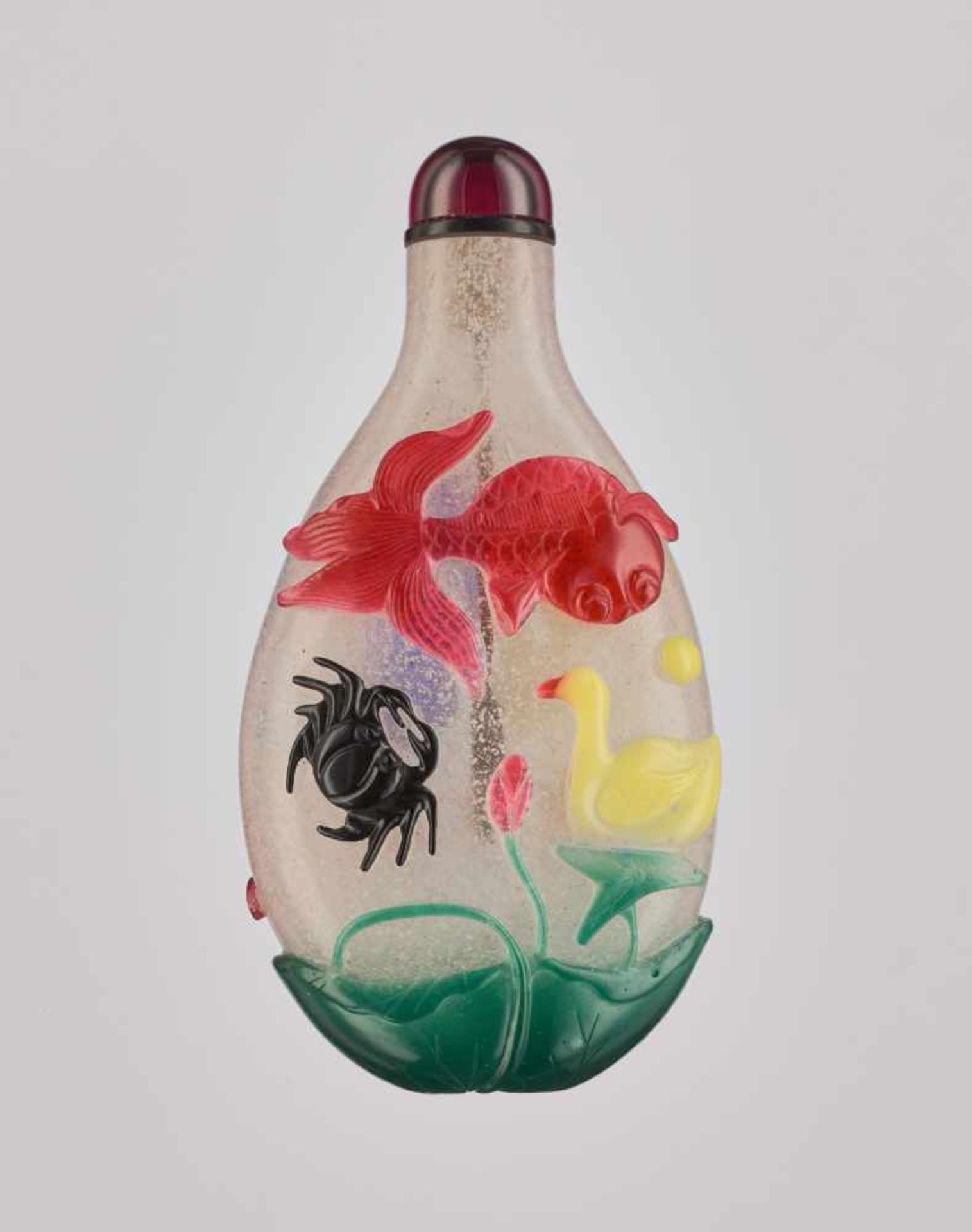 A FIVE-COLOR OVERLAY ‘FISH, DUCK & CRAB’ GLASS SNUFF BOTTLE Transparent, bubble-suffused glass