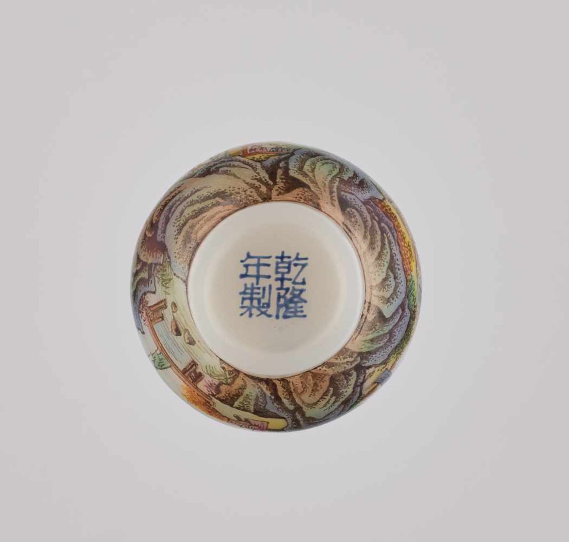 AN ENAMELED GLASS SNUFF BOTTLE, MANNER OF YE BENGQI Opaque white glass with delicately painted - Image 6 of 6