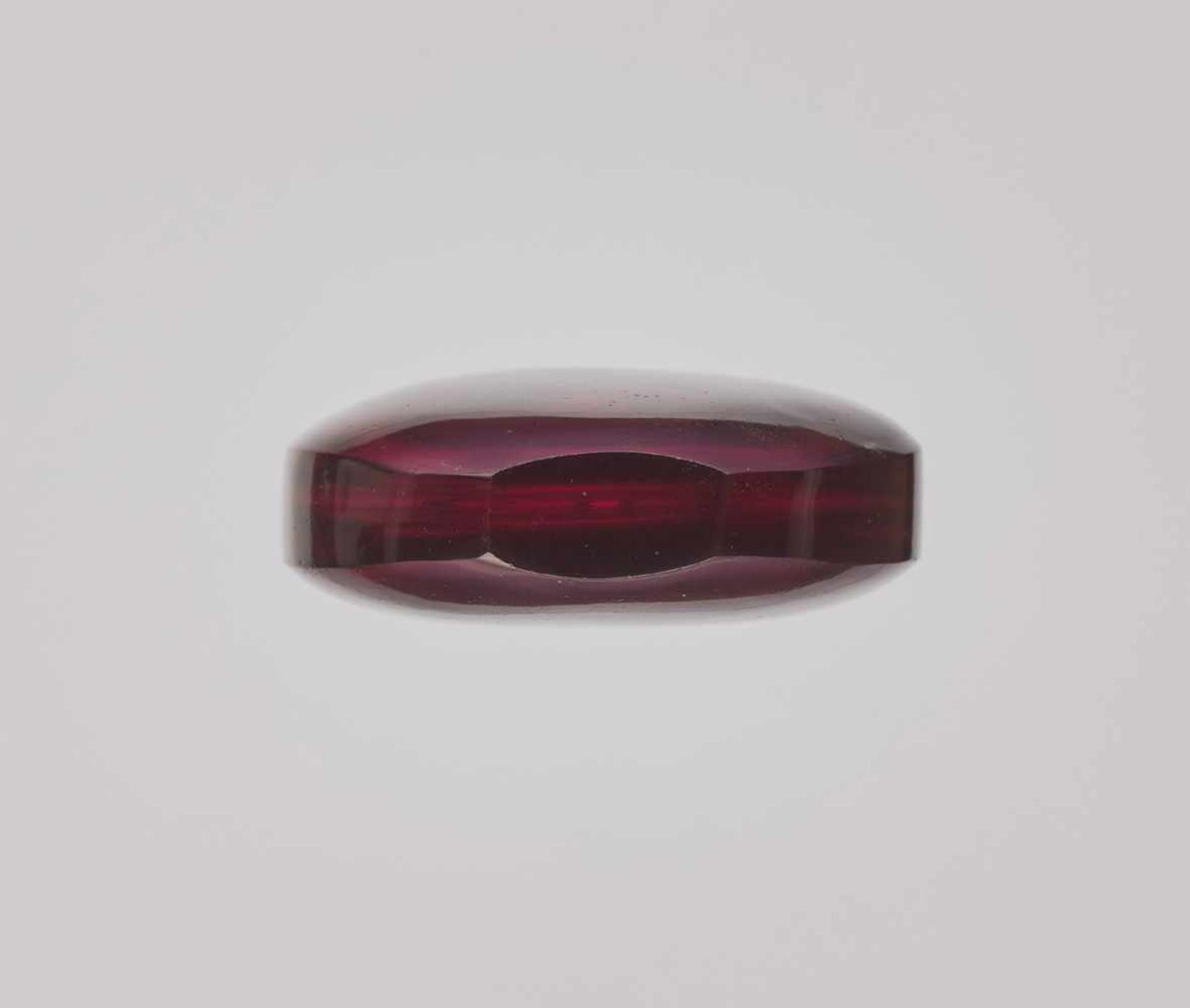 A PLAIN FACETED RUBY-RED GLASS SNUFF BOTTLE, QING DYNASTY Plain glass body with only few small - Image 6 of 6