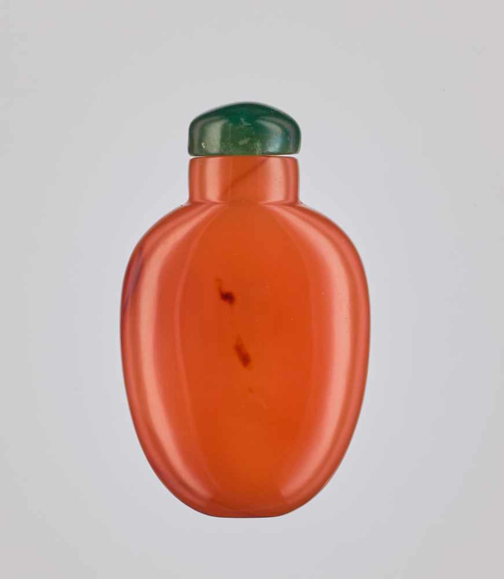 A SMALL PLAIN CARNELIAN SNUFF BOTTLE, QING DYNASTY Plain carnelian of deep orange, almost amber-like - Image 2 of 6