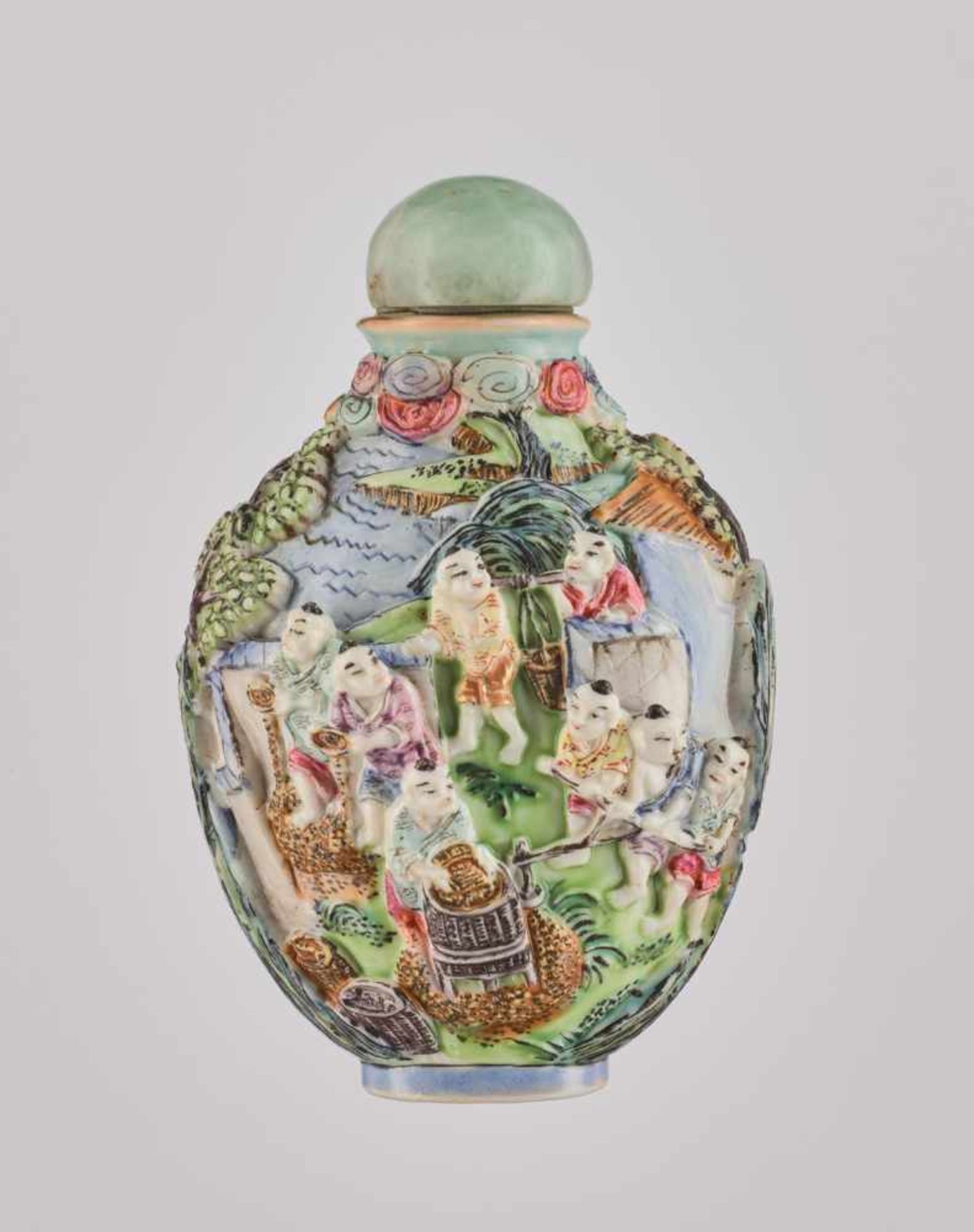 AN UNUSUALLY LARGE AND FINELY MOLDED ‘HARVEST SEASON’ FAMILLE ROSE PORCELAIN SNUFF BOTTLE Molded and - Image 2 of 6