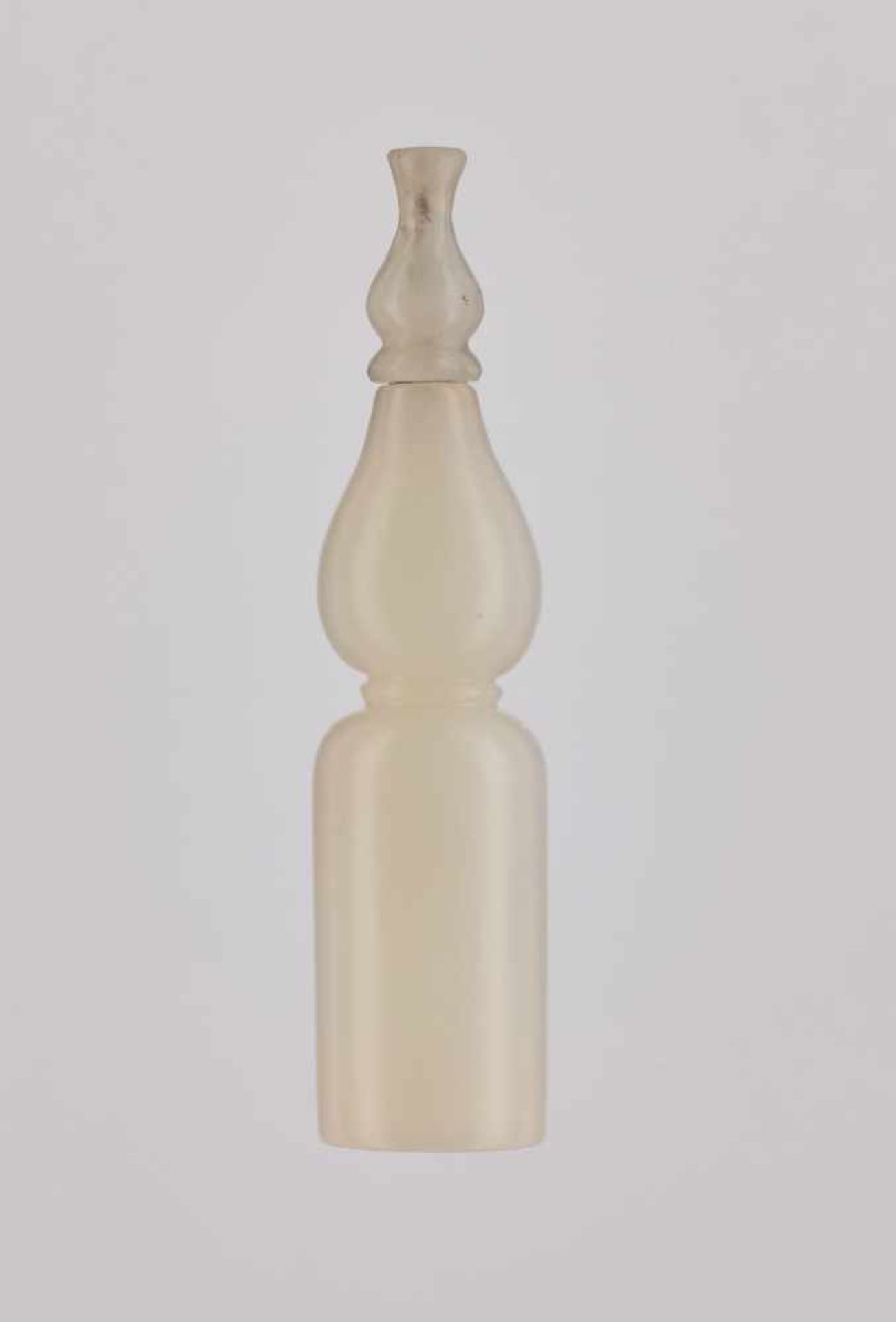 A WHITE JADE SNUFF BOTTLE, CONVERTED FROM A HOOKAH MOUTHPIECE Nephrite of even white color and - Image 3 of 7