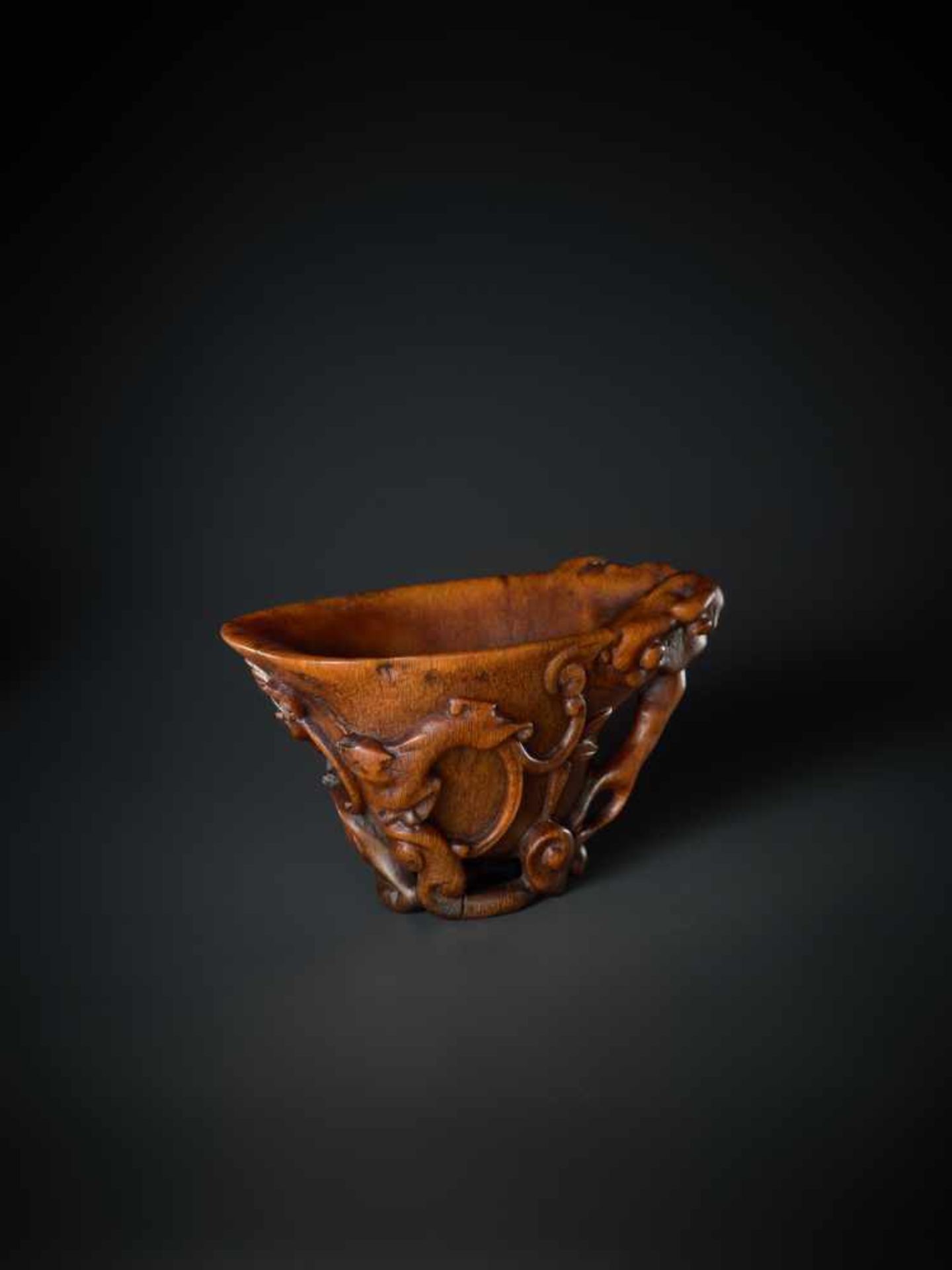 A 'LINGZHI AND CHILONG' CARVED RHINOCEROS HORN LIBATION CUP, MING DYNASTY, 16TH - 17TH CENTURY - Image 5 of 10