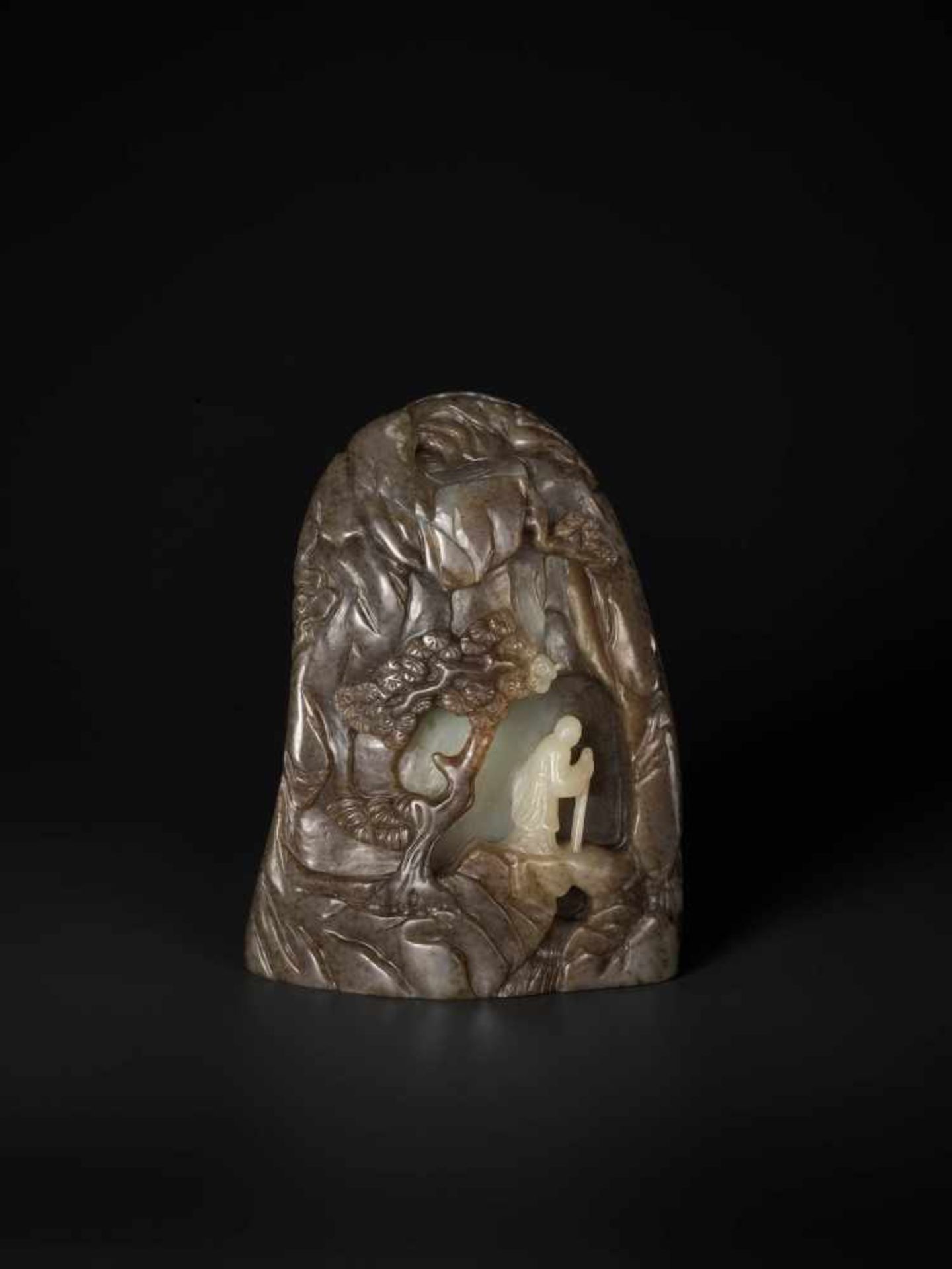 A LARGE BROWN, CELADON AND WHITE JADE MOUNTAIN BOULDER, QING DYNASTY Celadon and brown jade with - Image 4 of 8