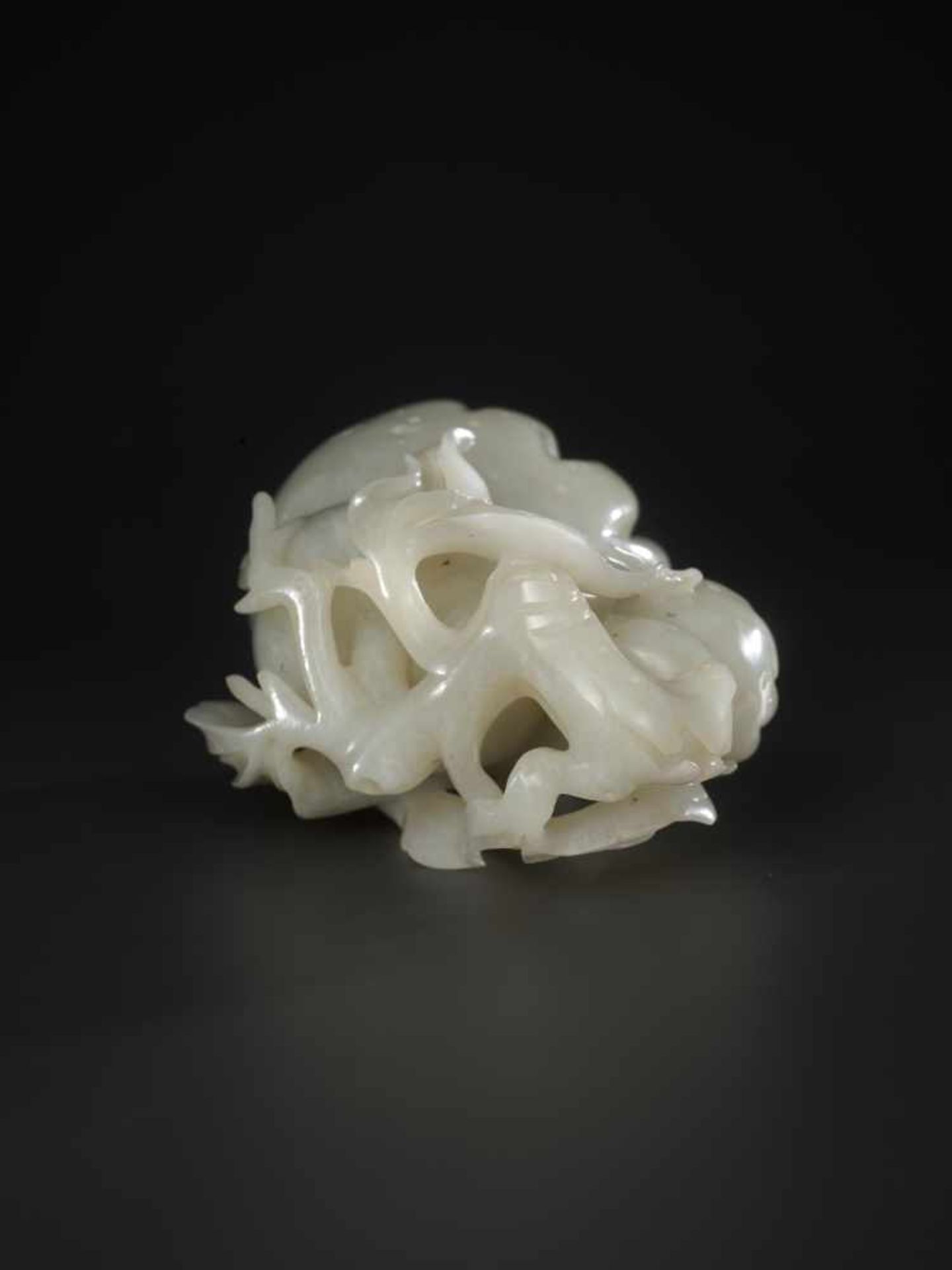 A SUPERBLY CARVED WHITE JADE GROUP OF FINGER CITRONS, QING DYNASTY, 18TH CENTURY White jade of - Image 9 of 10