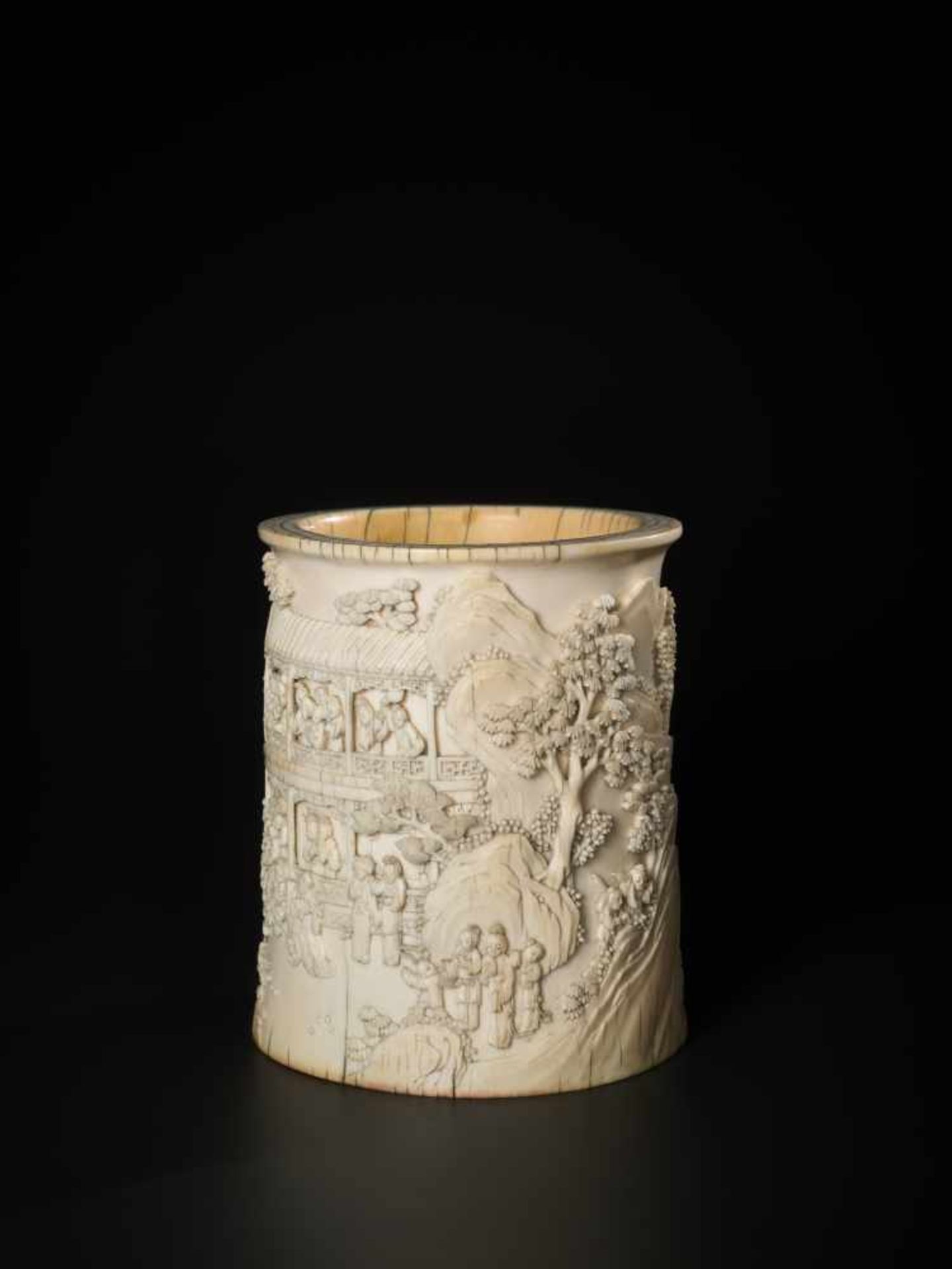 AN IMPERIAL 18TH CENTURY IVORY BITONG BRUSHPOT WITH THE STORY OF PAN YUE Ivory, wooden base China, - Image 3 of 7