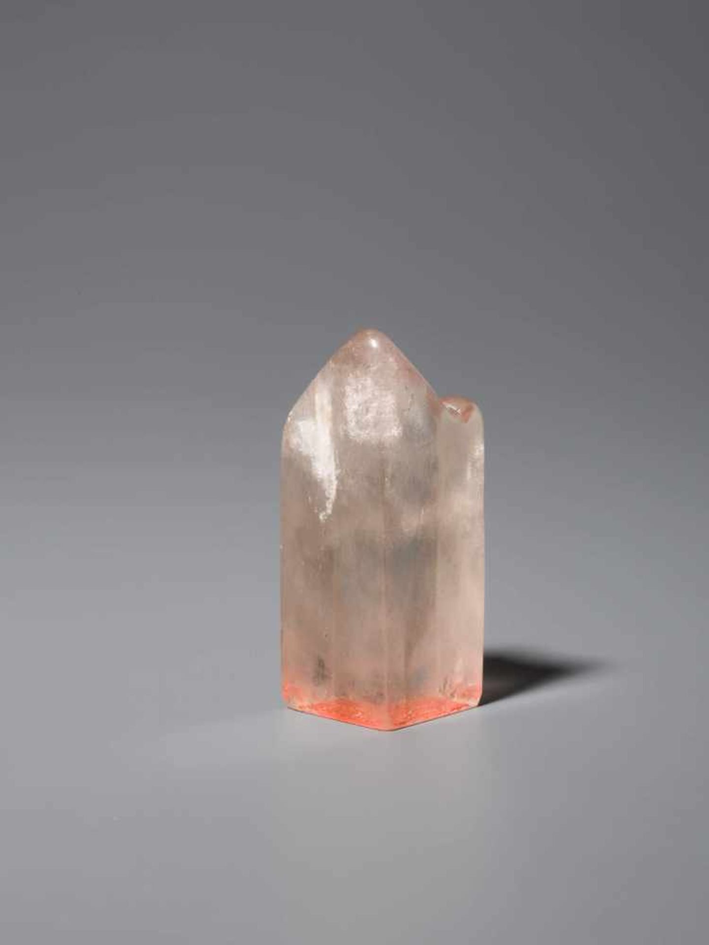 A QING DYNASTY ROCK CRYSTAL LITERATI SEAL IN STYLIZED MOUNTAIN SHAPE Transparent rock crystal with - Image 5 of 5