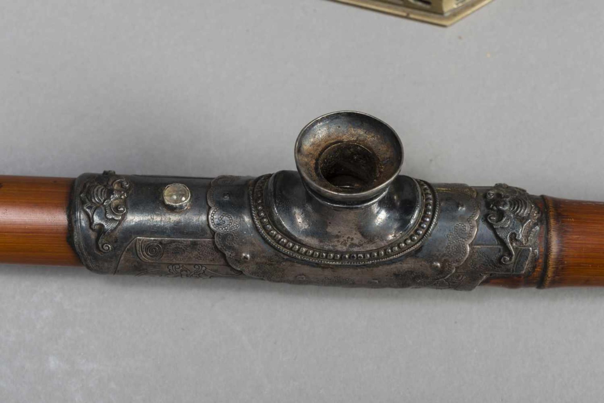 AN IVORY, BAMBOO AND SILVER OPIUM PIPE, QING DYNASTY, WITH AN ANTIQUE OPIUM LAMP The pipe consisting - Image 4 of 7