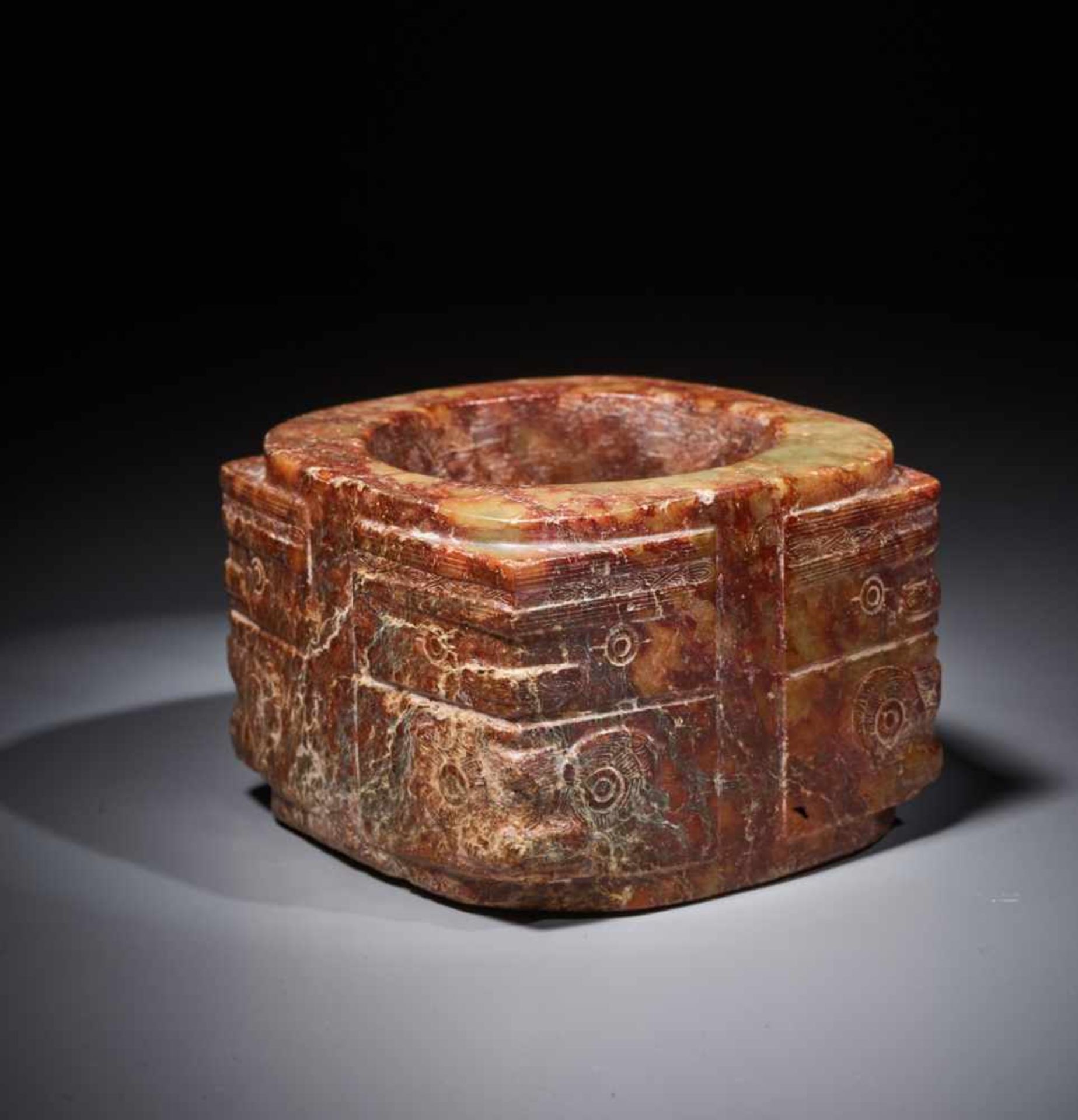 A WELL-CARVED TWO-TIERED LIANGZHU CONG WITH STYLIZED MASKS Jade. China, Late Neolithic period, - Bild 6 aus 11