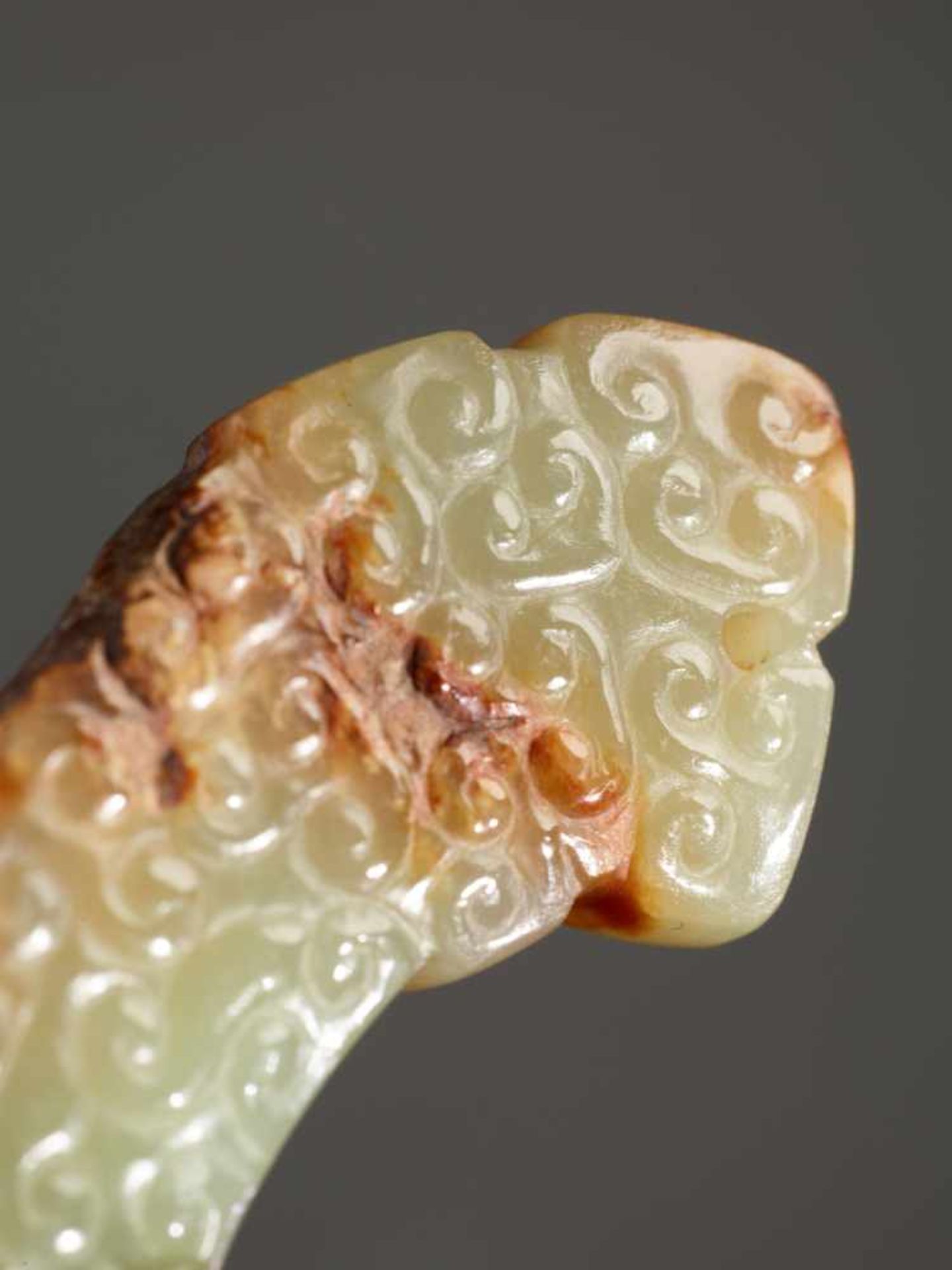 A FINE TINY DRAGON-SHAPED PENDANT IN HIGHLY POLISHED LIGHT GREEN JADE Jade. China, Eastern Zhou, - Image 3 of 8