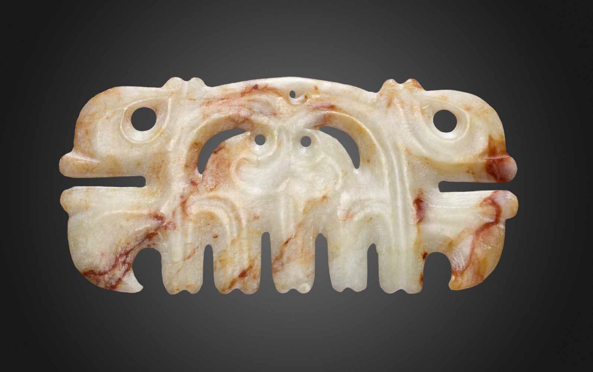 AN IMPOSING HONGSHAN “TOOTHED” ORNAMENT WITH MASK MOTIF Jade. China, Late Neolithic period, Hongshan - Image 2 of 6