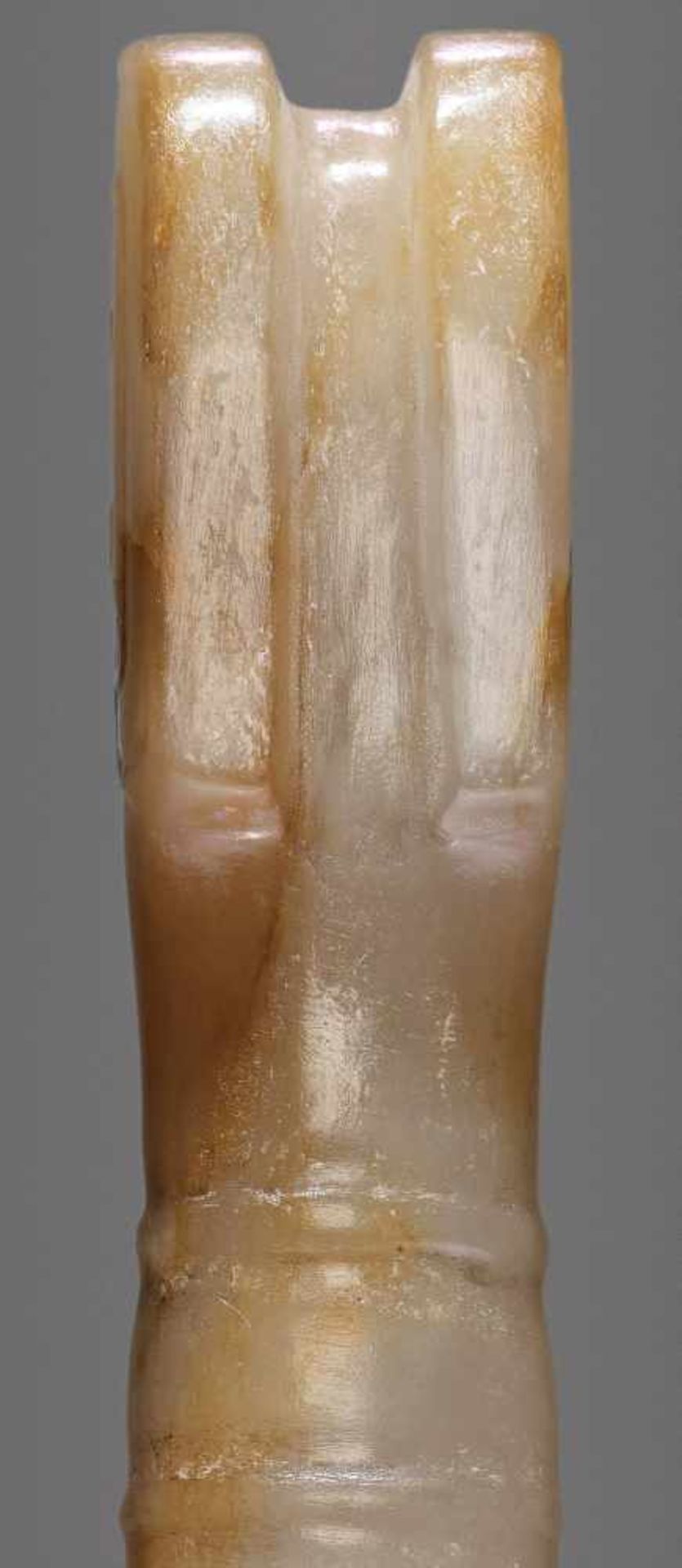 AN EXQUISITE FINIAL IN WHITE JADE CARVED AS AN ELONGATED BIRD IN PROFILE Jade. China, Late Shang - Image 10 of 11