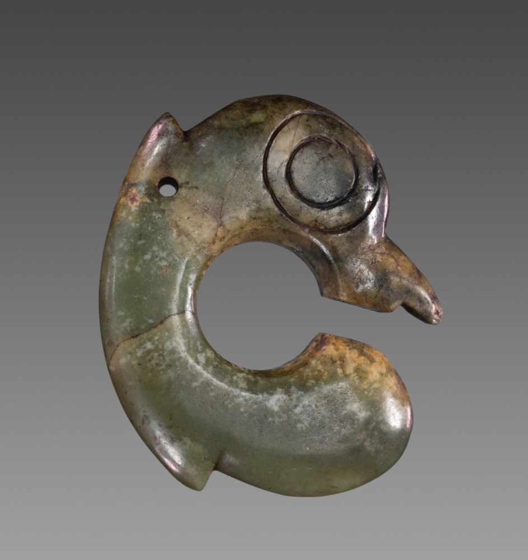 A VERY RARE HONGSHAN CARVING OF A BIRD-LIKE CREATURE Jade. China, Late Neolithic period, Hongshan - Image 8 of 14