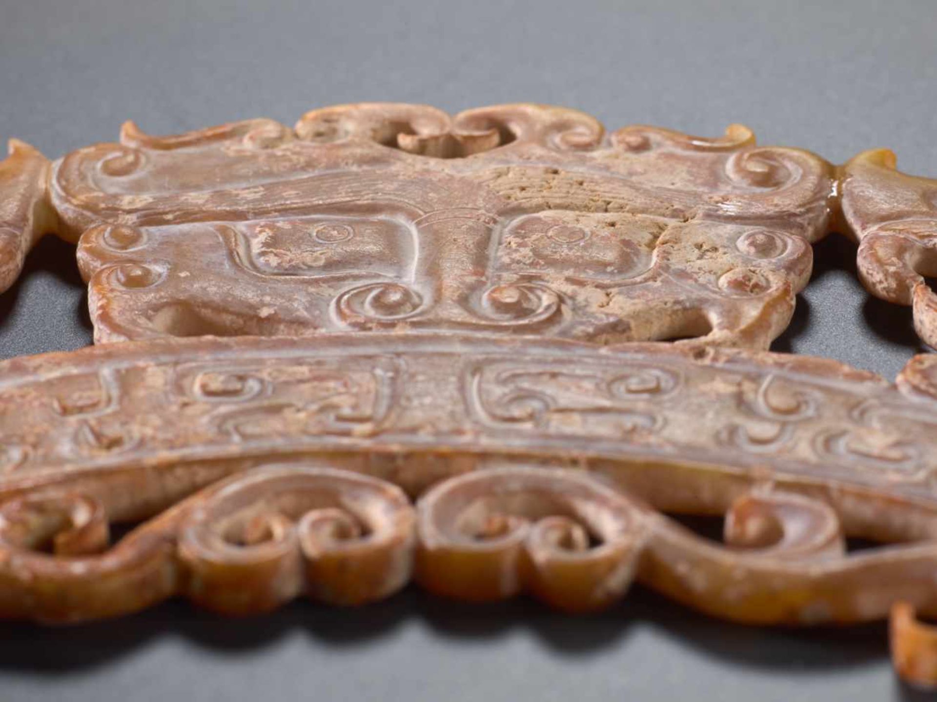 AN IMPRESSIVE ARCHED ORNAMENT DECORATED IN OPENWORK WITH DRAGONS AND A TAOTIE MASK Jade. China, Late - Image 4 of 4