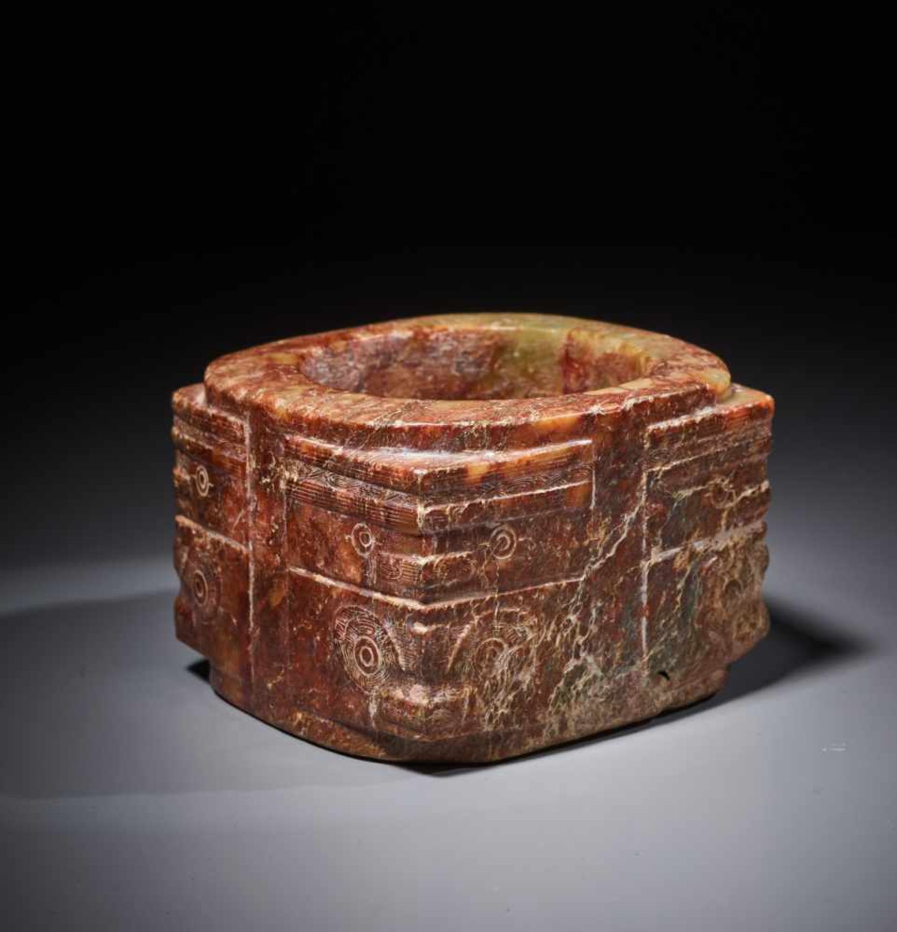 A WELL-CARVED TWO-TIERED LIANGZHU CONG WITH STYLIZED MASKS Jade. China, Late Neolithic period, - Bild 5 aus 11