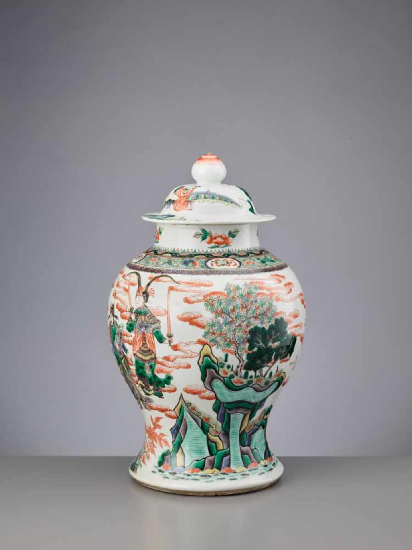 A LIDDED QING DYNASTY FAMILLE VERTE BALUSTER JAR ‘EIGHT IMMORTALS’ Porcelain with iron red, - Image 4 of 9