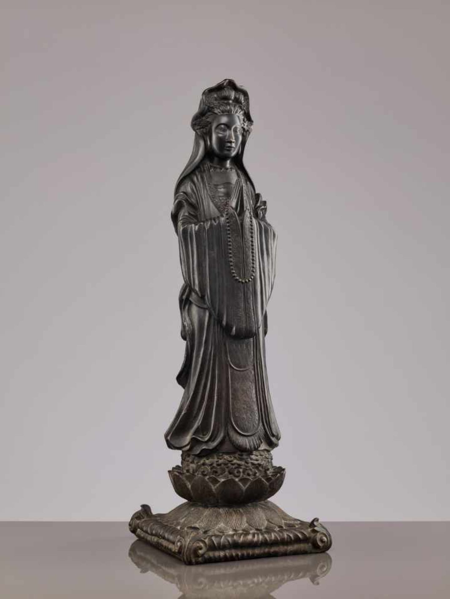 A VERY LARGE AND IMPRESSIVE JAPANESE BRONZE STATUE OF KANNON BronzeJapan, Meiji period (1868 -